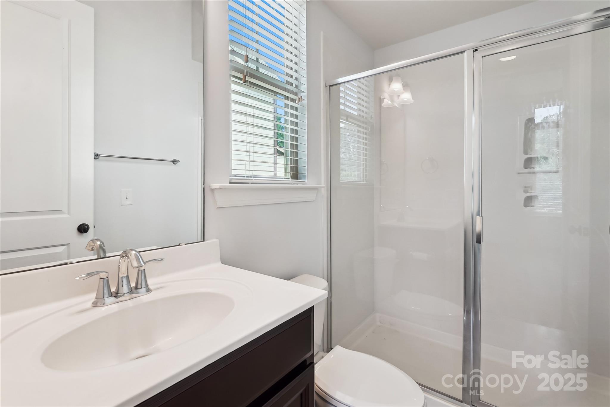 Fort Mill, South Carolina, 29708, United States, 5 Bedrooms Bedrooms, ,5 BathroomsBathrooms,Residential,For Sale,1896141