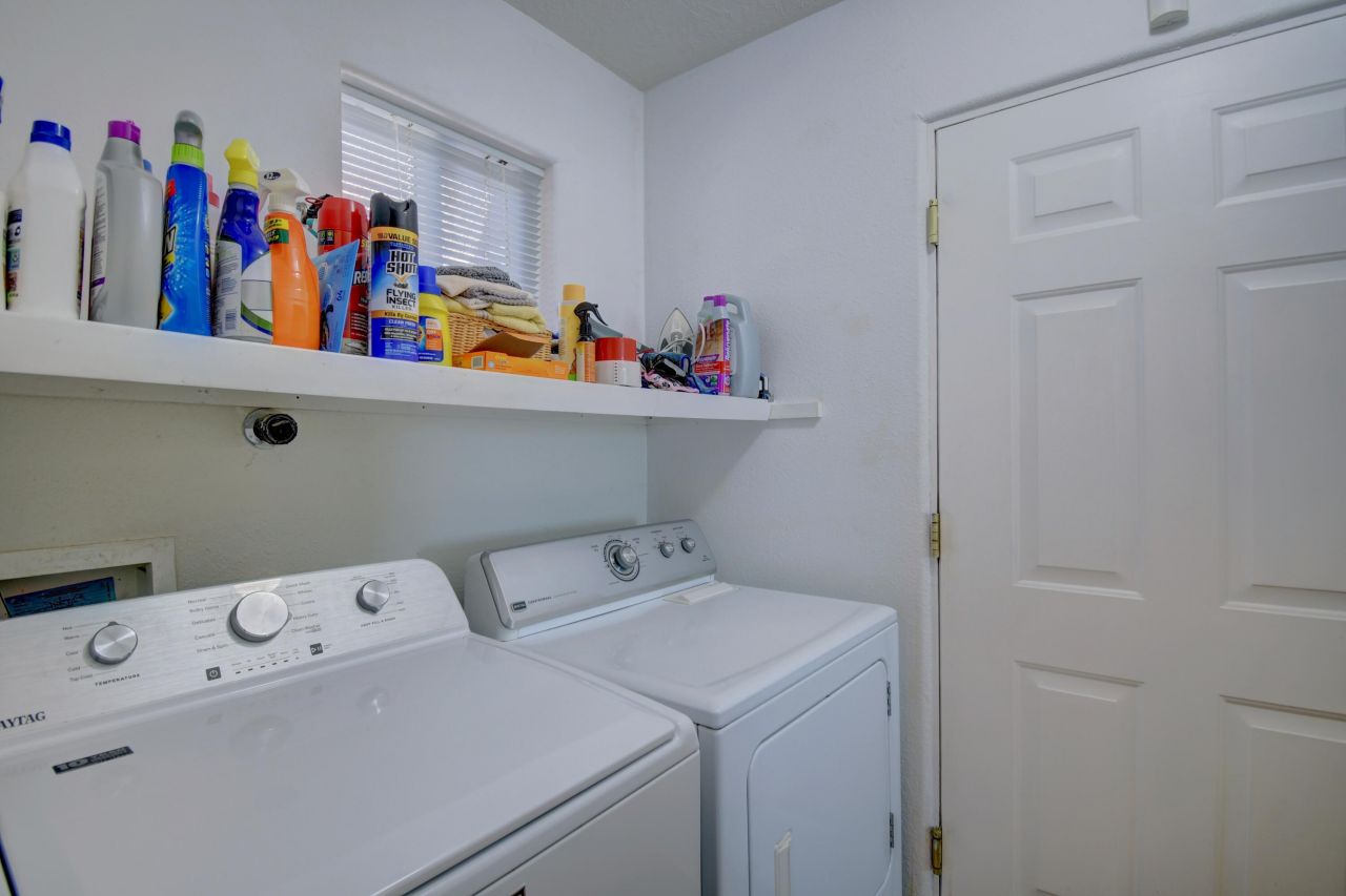 Edgewood, New Mexico, 87015, United States, 3 Bedrooms Bedrooms, ,2 BathroomsBathrooms,Residential,For Sale,1890562