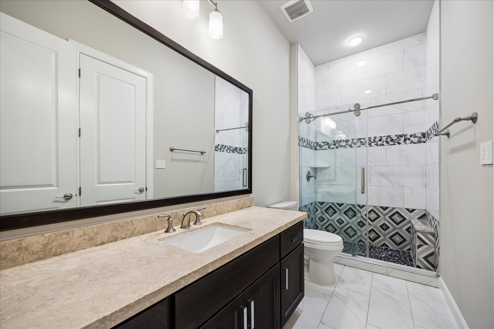  3606 Somerset York Lane - 物件實景