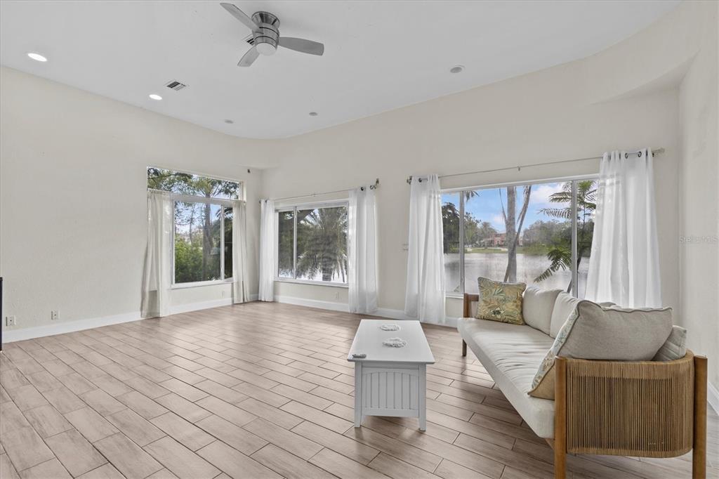 Tarpon Springs, Florida, 34689, United States, 5 Bedrooms Bedrooms, ,4 BathroomsBathrooms,Residential,For Sale,1901720