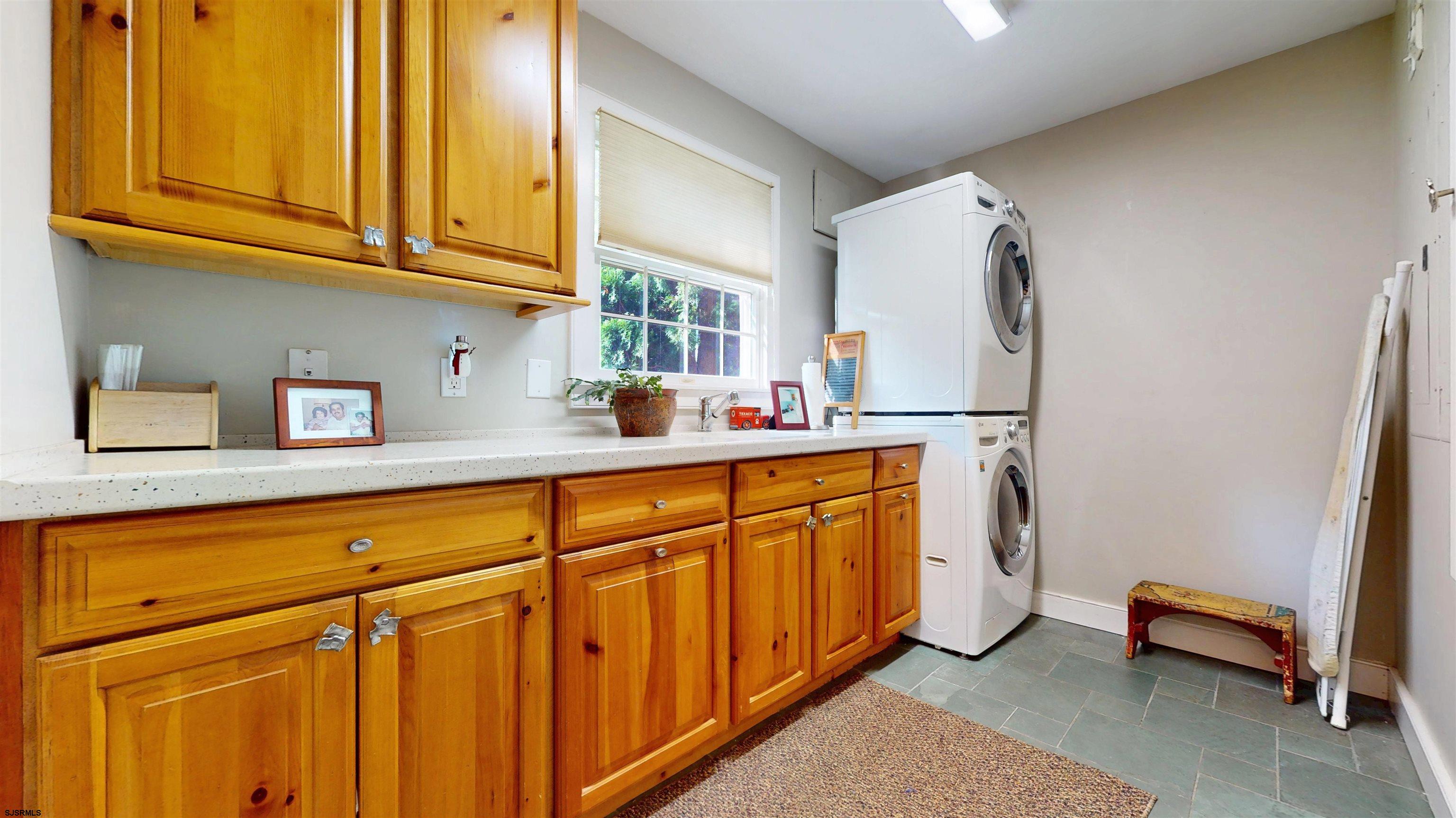 Linwood, New Jersey, 08221, United States, 6 Bedrooms Bedrooms, ,5 BathroomsBathrooms,Residential,For Sale,1975811