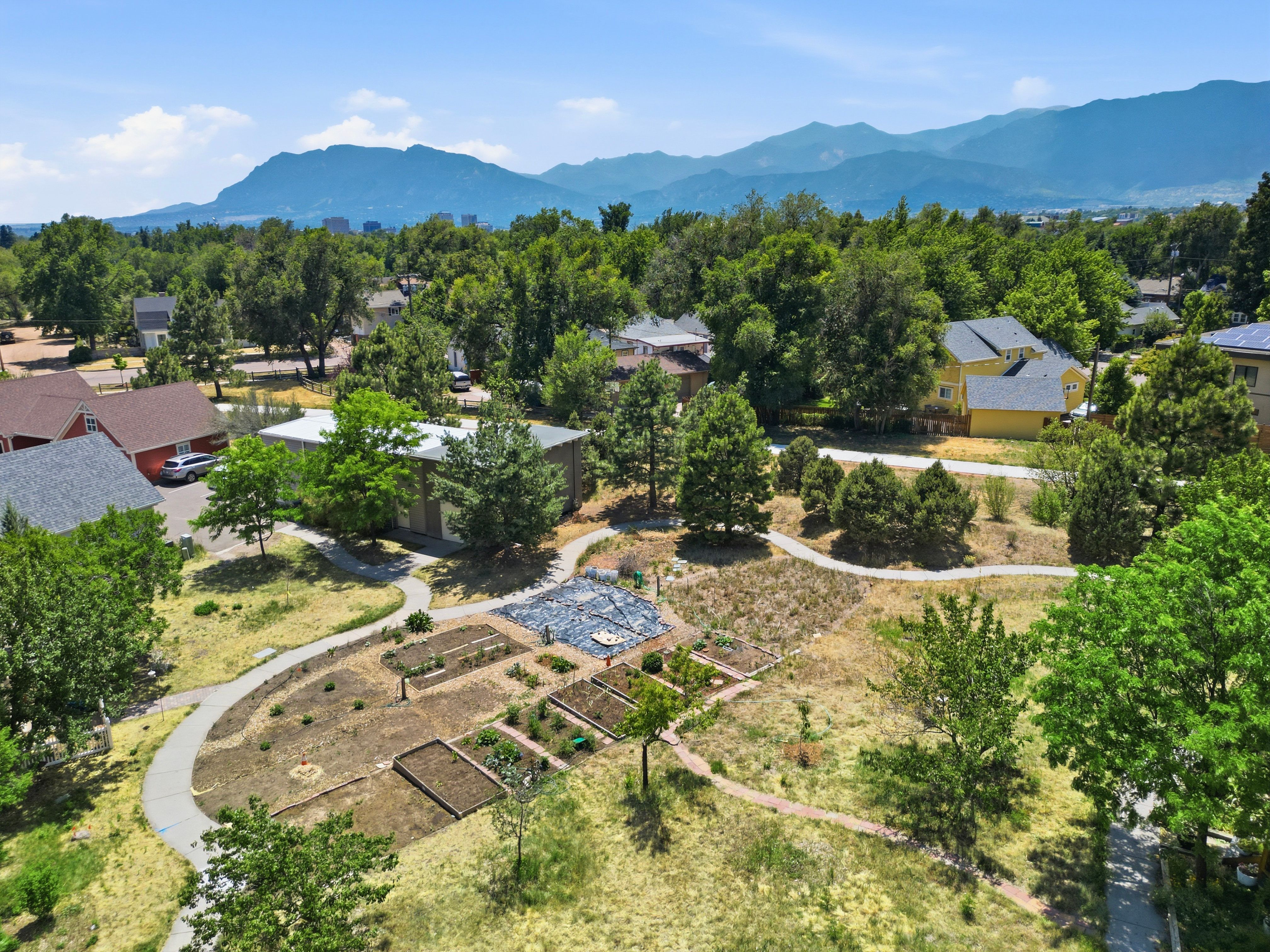  Community-Centered Living in Patty Jewett - 物件實景