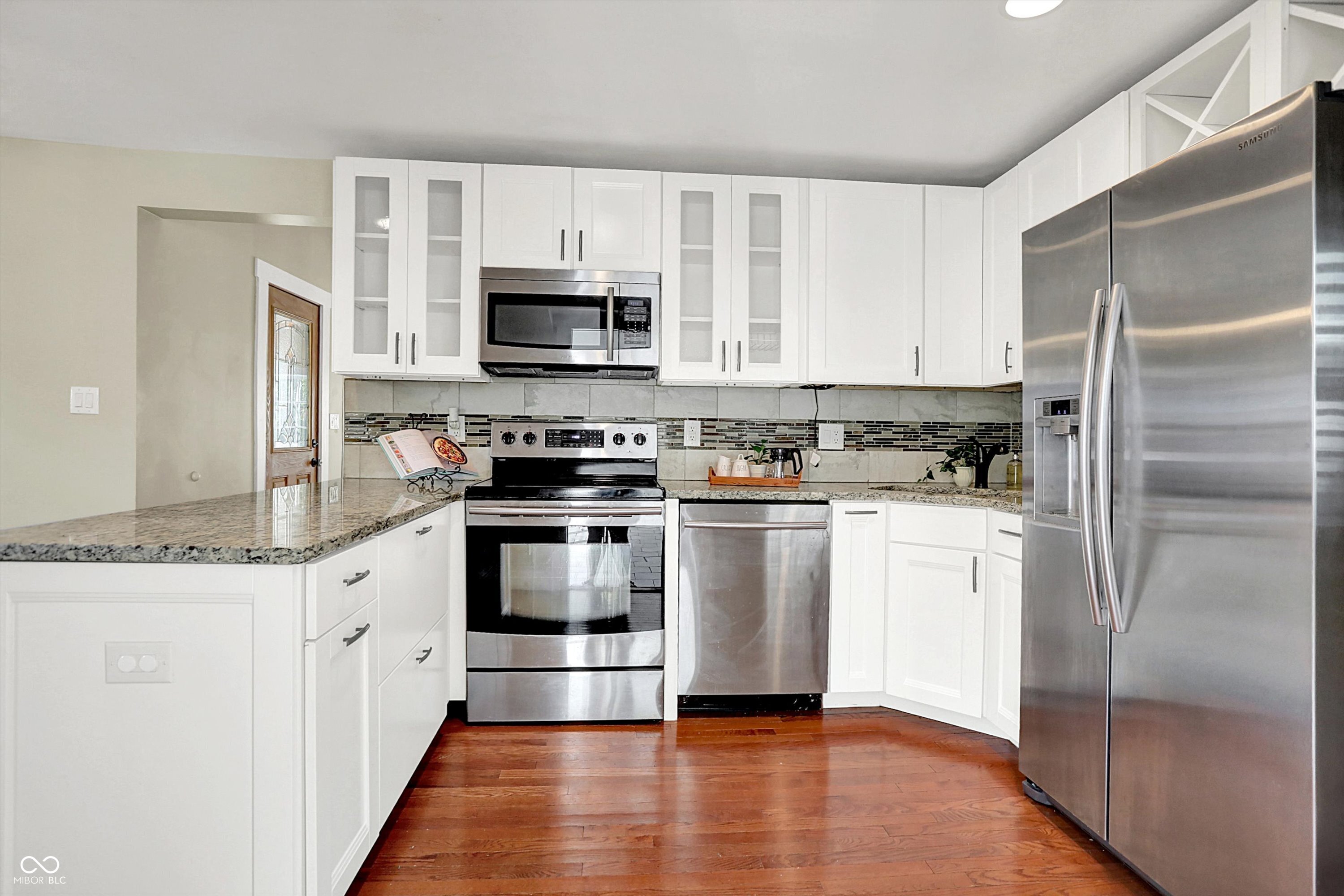 Zionsville, Indiana, 46077, United States, 3 Bedrooms Bedrooms, ,2 BathroomsBathrooms,Residential,For Sale,1981212