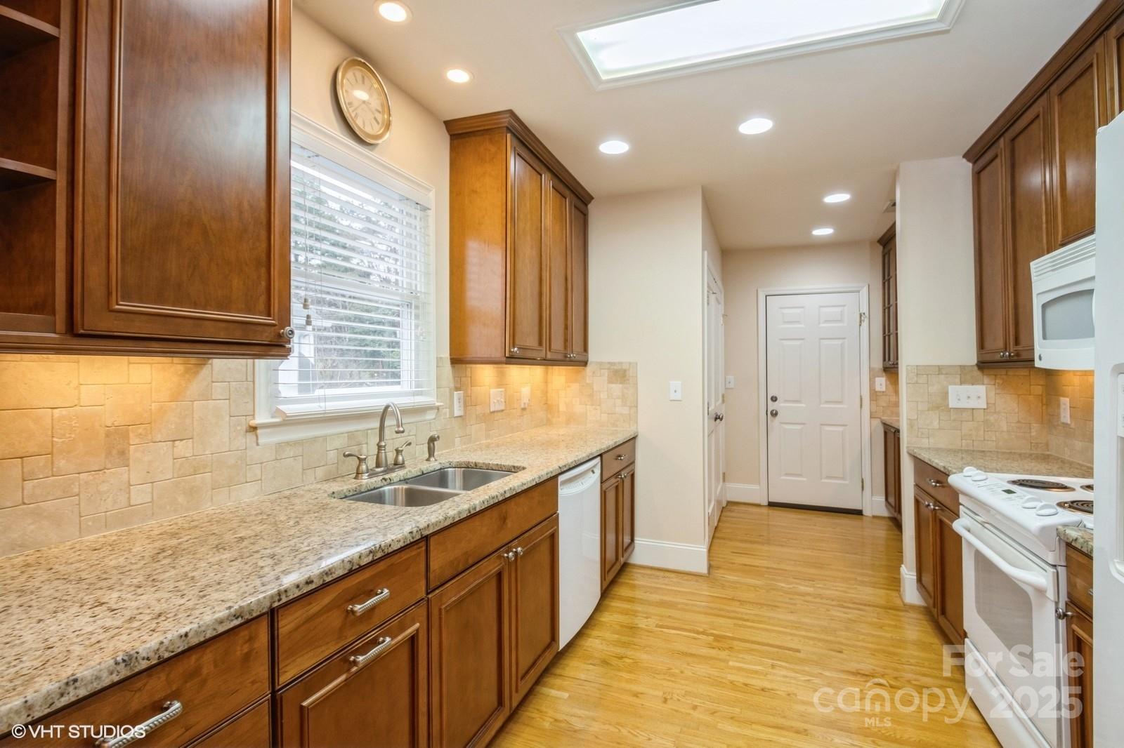 Charlotte, North Carolina, 28205, United States, 3 Bedrooms Bedrooms, ,2 BathroomsBathrooms,Residential,For Sale,1707843