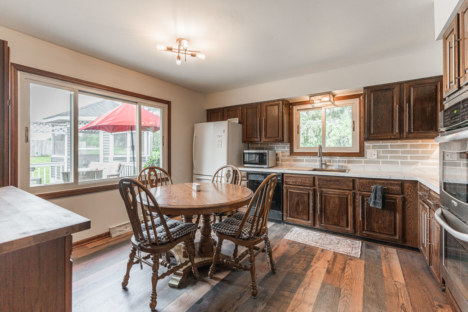 Hinckley, Illinois, 60520, United States, 3 Bedrooms Bedrooms, ,2 BathroomsBathrooms,Residential,For Sale,1921683