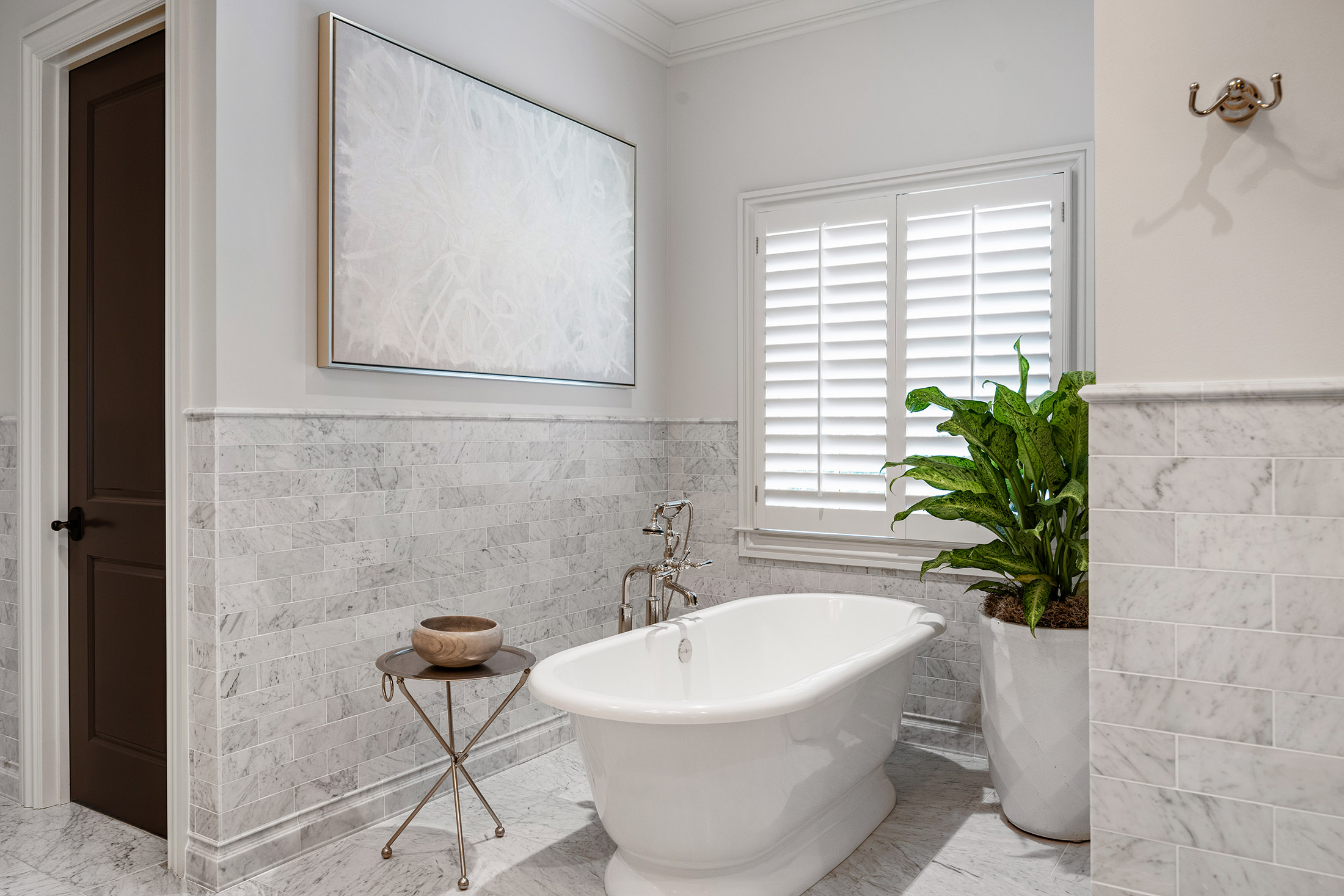  Buckhead Estate Pairs Architectural Presence with Richly Layered Interiors - 物件實景