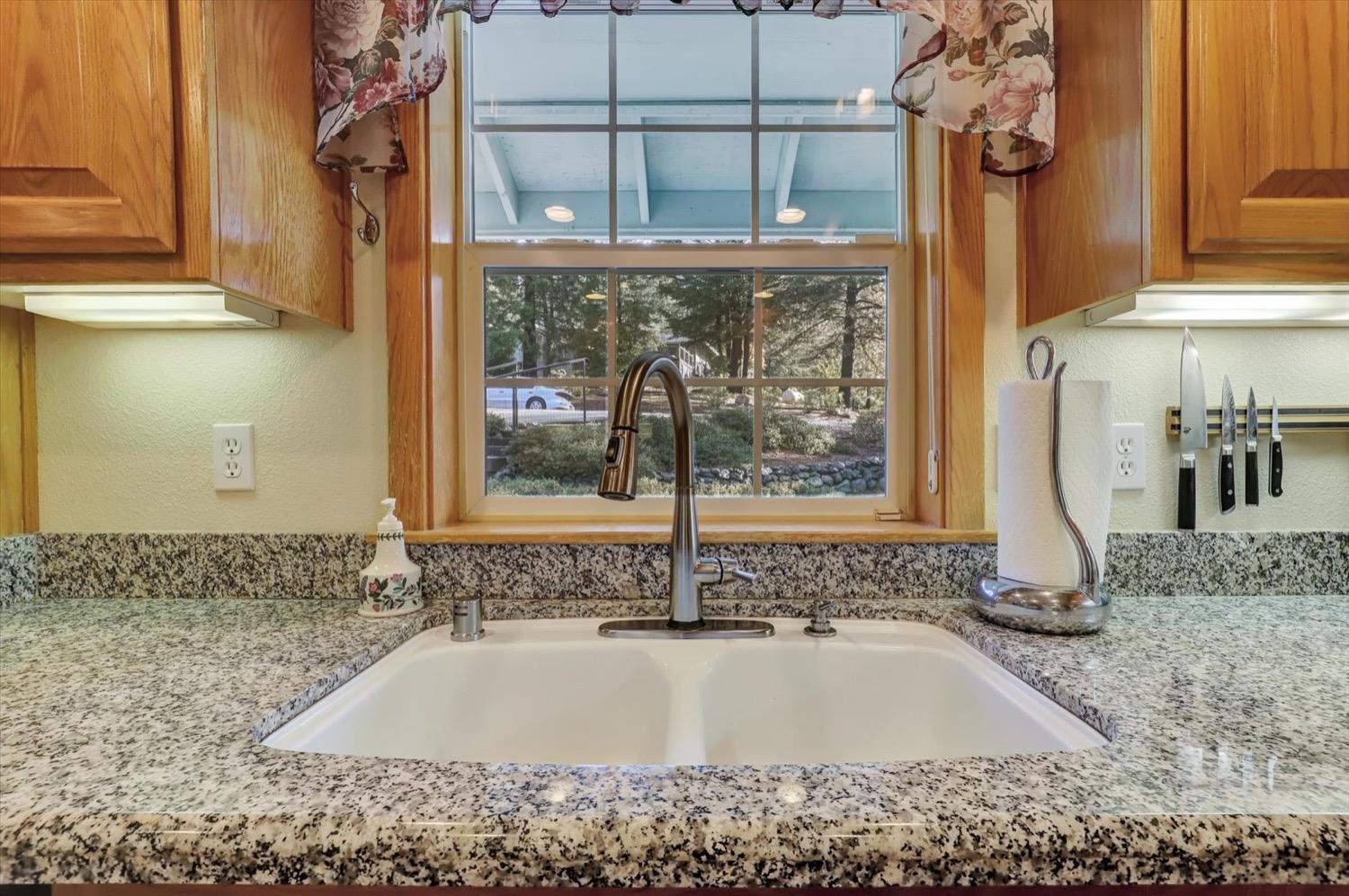 Grass Valley, California, 95949, United States, 3 Bedrooms Bedrooms, ,3 BathroomsBathrooms,Residential,For Sale,1840908