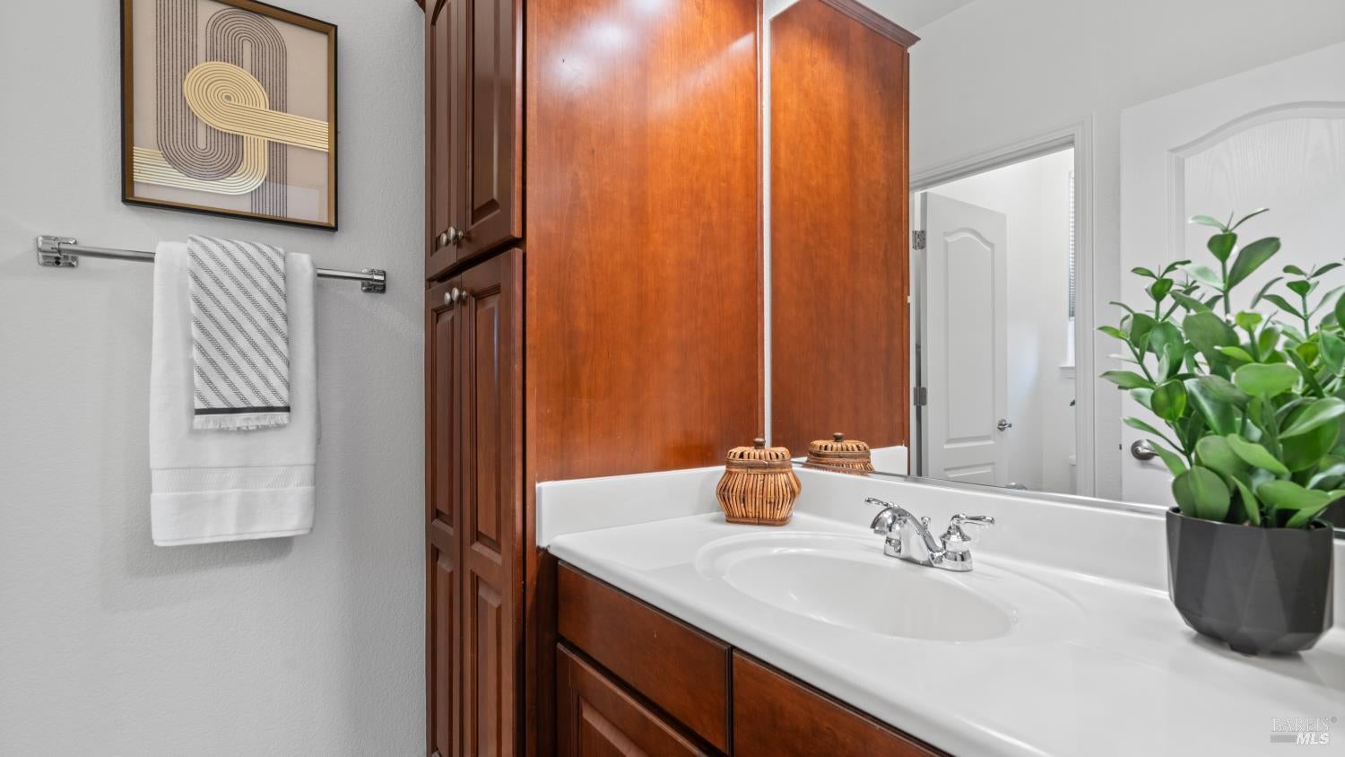 Vacaville, California, 95687, United States, 2 Bedrooms Bedrooms, ,2 BathroomsBathrooms,Residential,For Sale,1911882