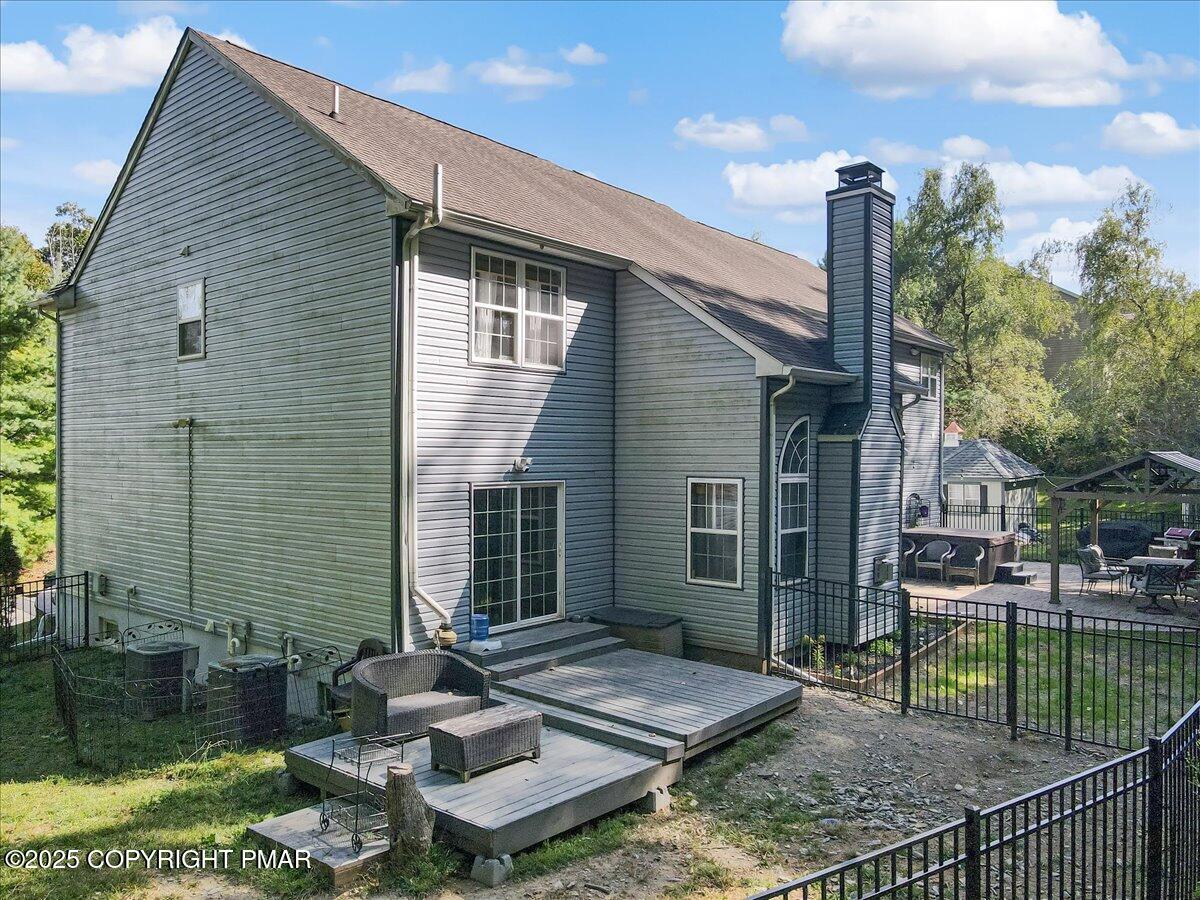 East Stroudsburg, Pennsylvania, 18302, United States, 5 Bedrooms Bedrooms, ,4 BathroomsBathrooms,Residential,For Sale,1980579