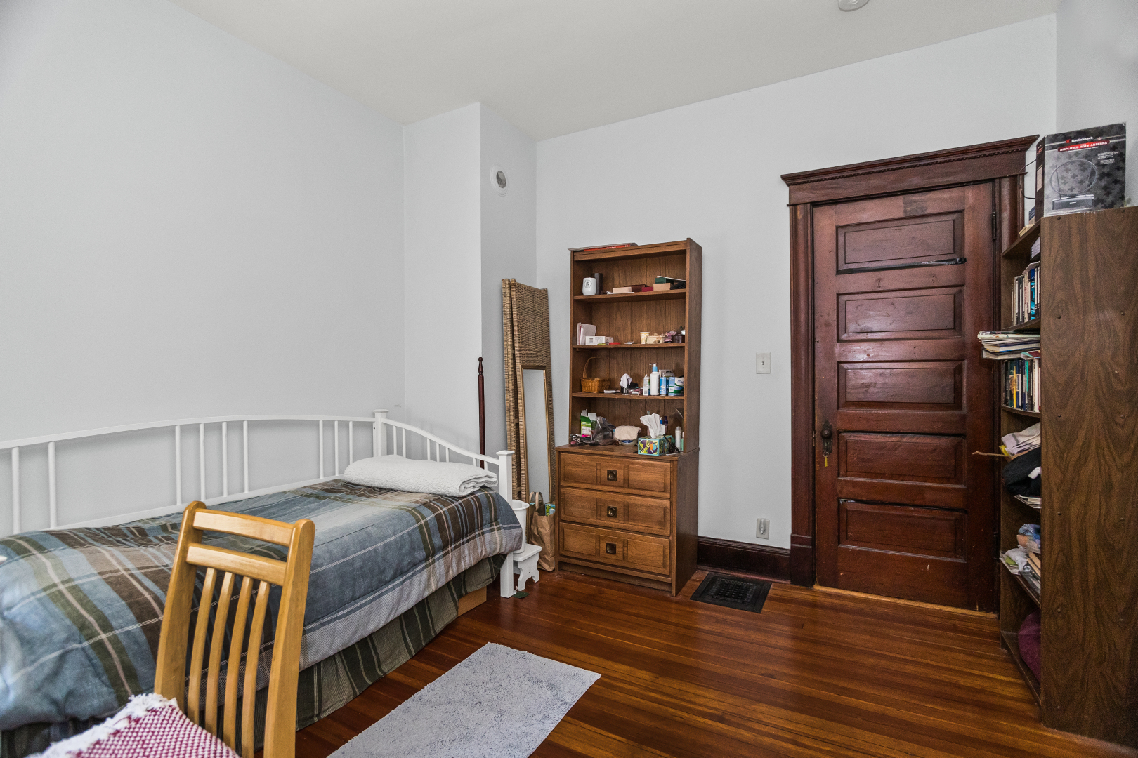 Evanston, Illinois, 60202, United States, 4 Bedrooms Bedrooms, ,1 BathroomBathrooms,Residential,For Sale,1903788