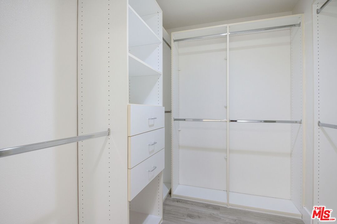 Los Angeles, California, 90064, United States, 2 Bedrooms Bedrooms, ,3 BathroomsBathrooms,Residential,For Sale,2003516