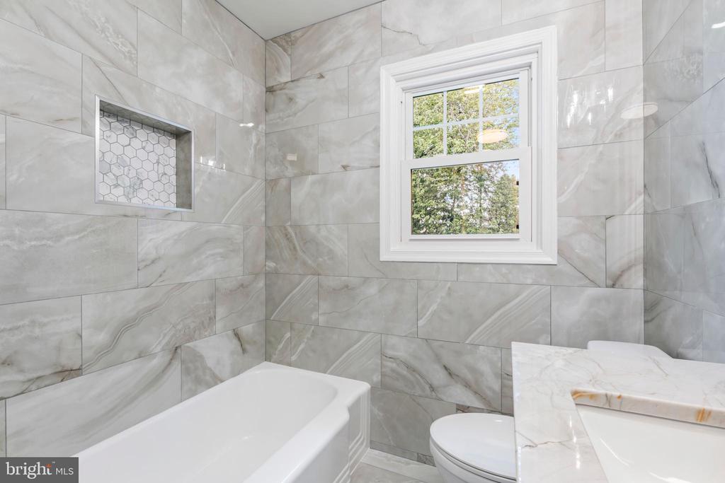 Falls Church, Virginia, 22043, United States, 5 Bedrooms Bedrooms, ,3 BathroomsBathrooms,Residential,For Sale,1977846