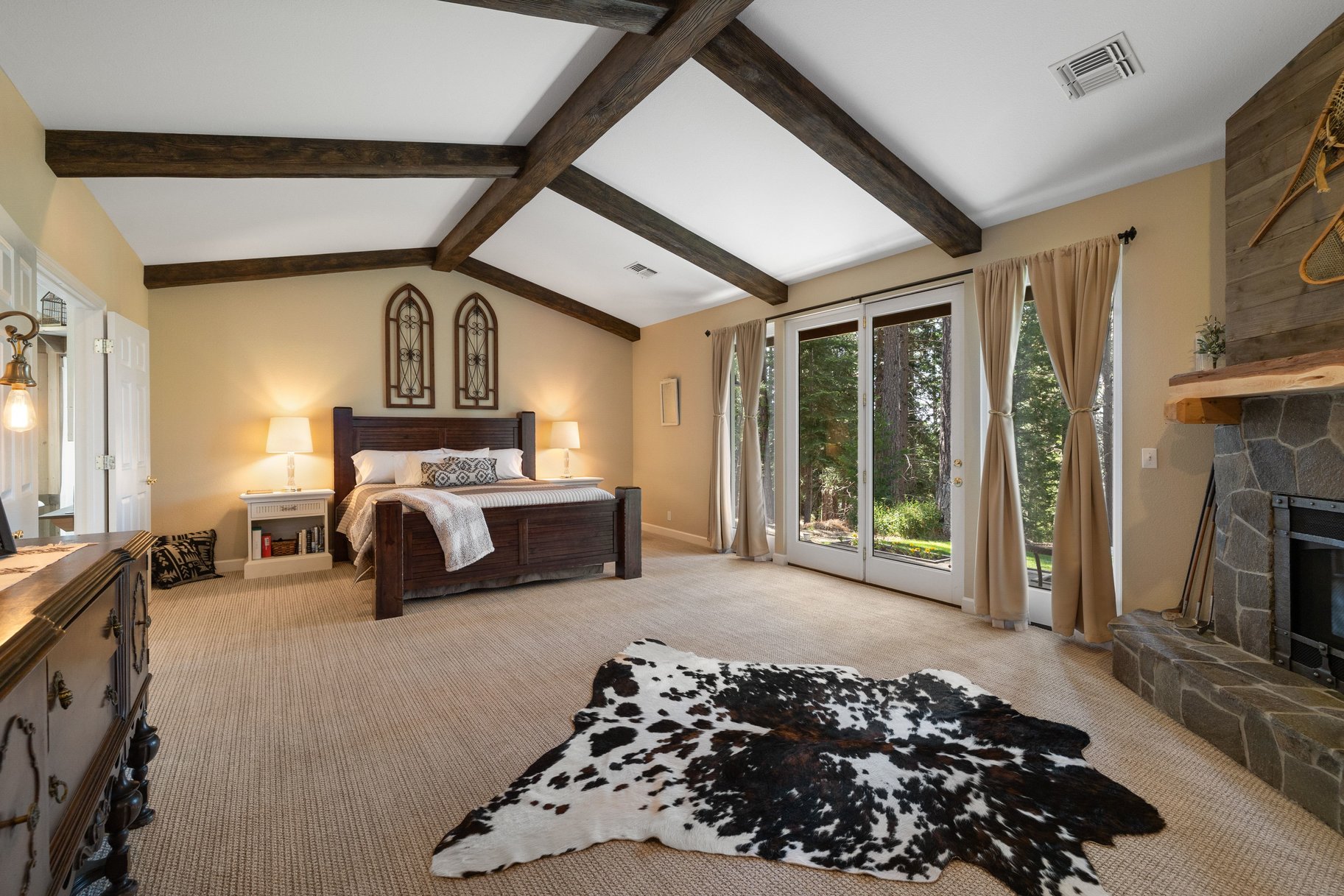  Hilltop Whitehawk Ranch Estate with Sweeping Meadow, Pond & Mountain Views - 物件實景