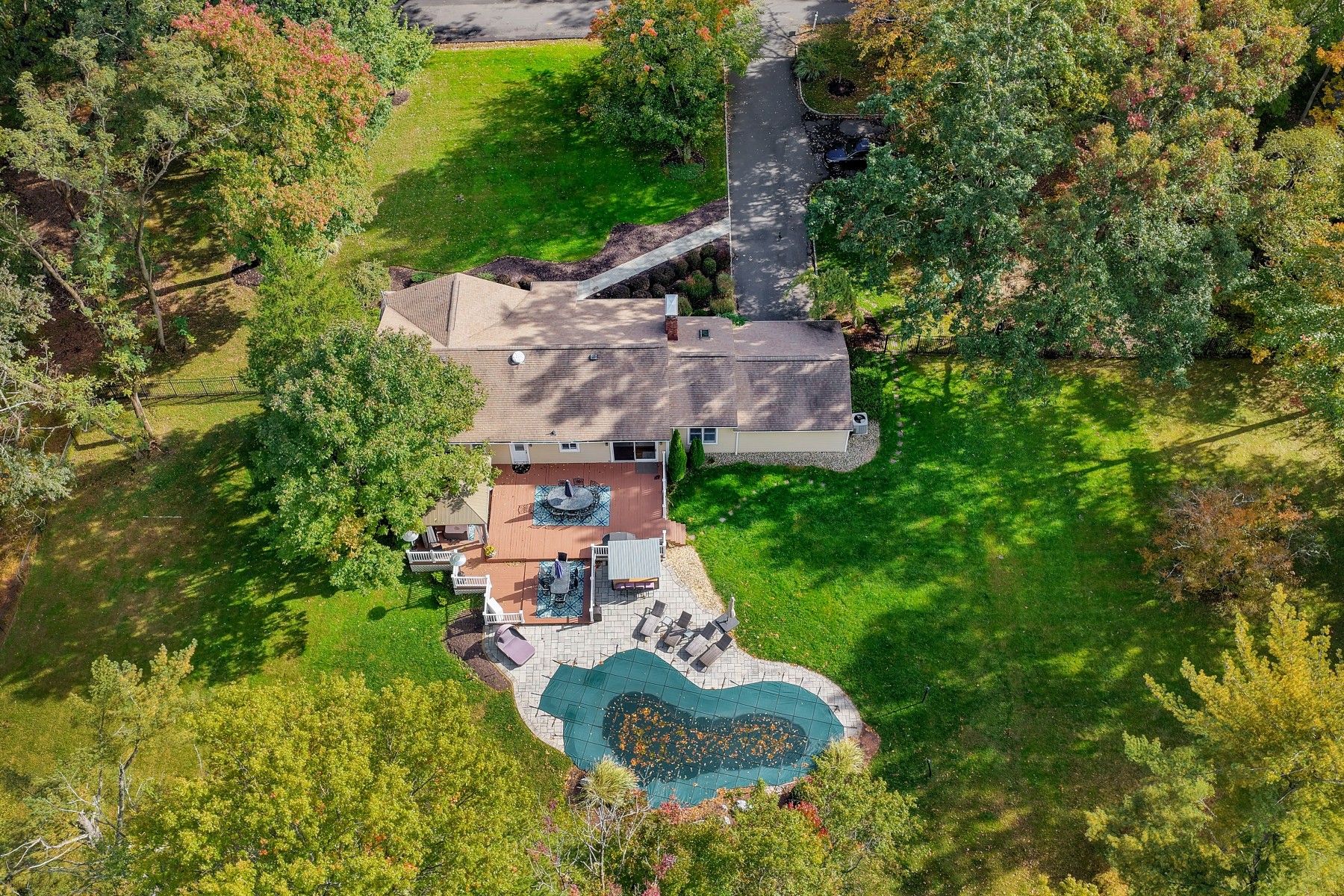  Inviting Ranch Home Offers Exceptional Indoor-Outdoor Entertainment Spaces - 物件實景