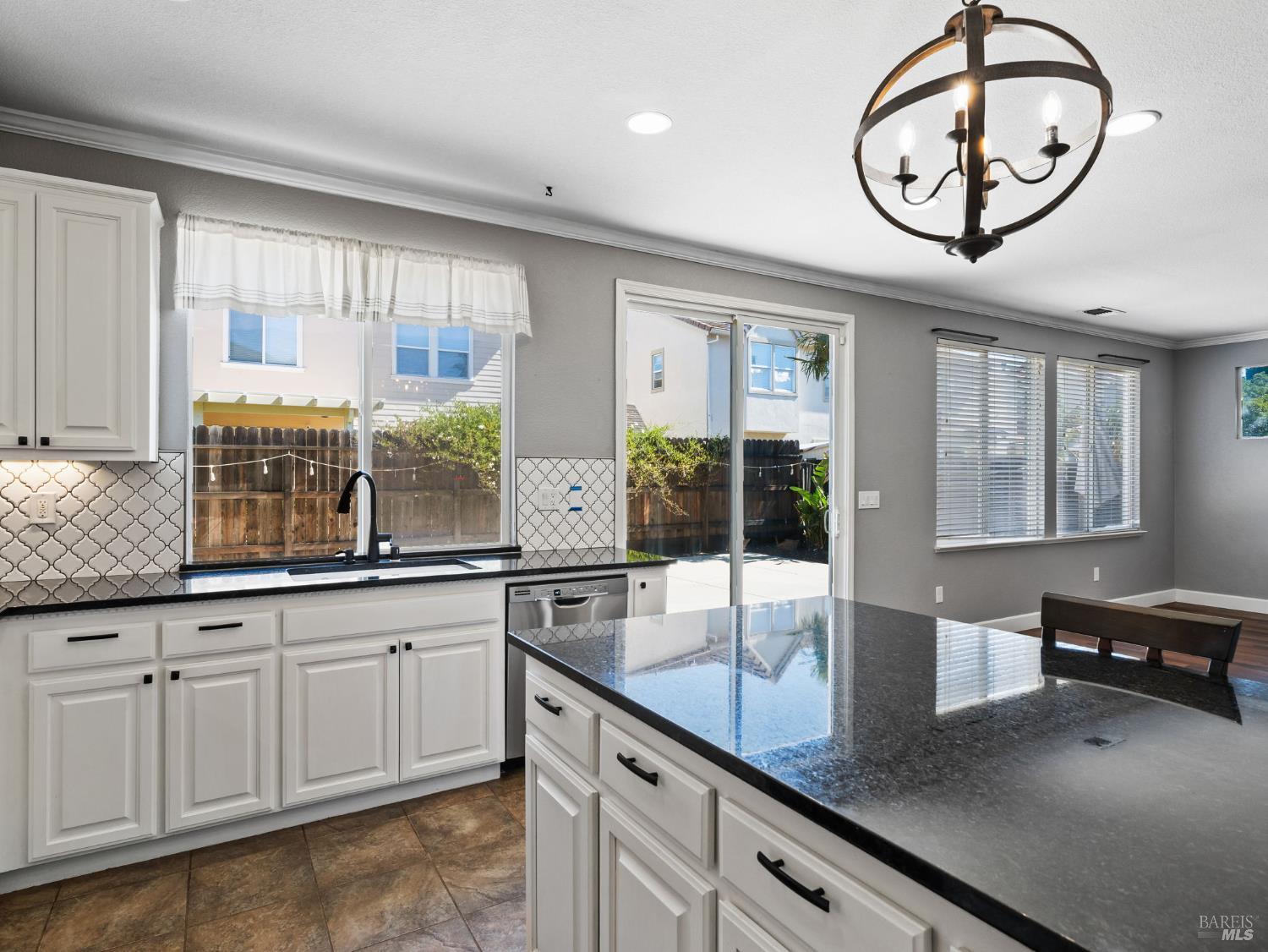 Vacaville, California, 95687, United States, 5 Bedrooms Bedrooms, ,4 BathroomsBathrooms,Residential,For Sale,1828372