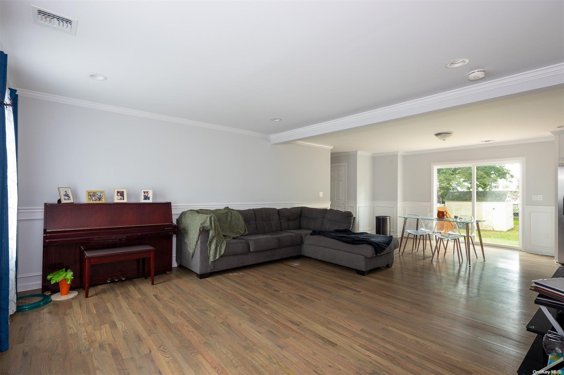 8 Narcissus Road W, Mastic Beach, New York, 11951, United States, 4 Bedrooms Bedrooms, ,3 BathroomsBathrooms,Residential,For Sale,8 Narcissus Road W,1659609