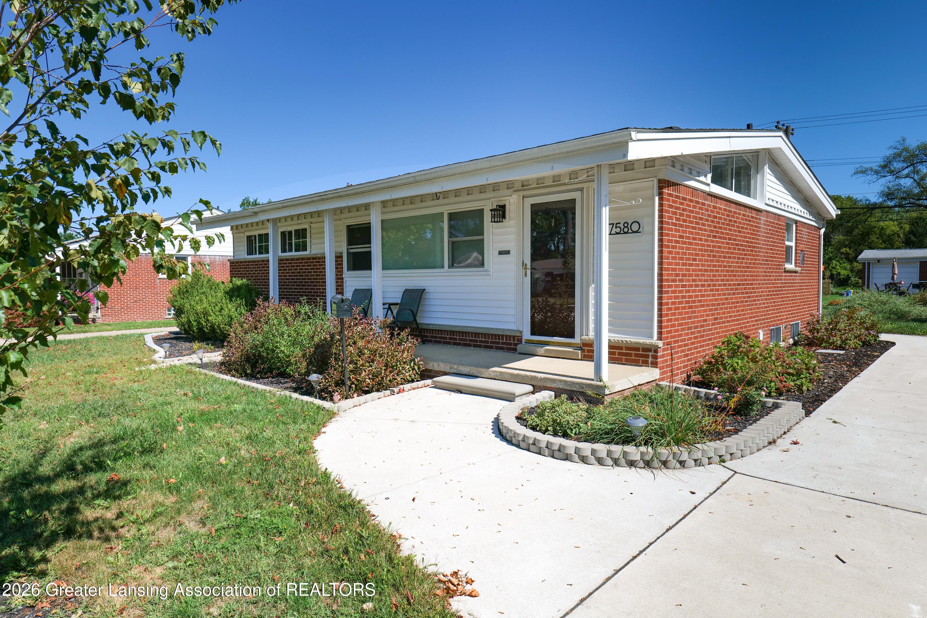 Dolores St, Livonia, MI 48152