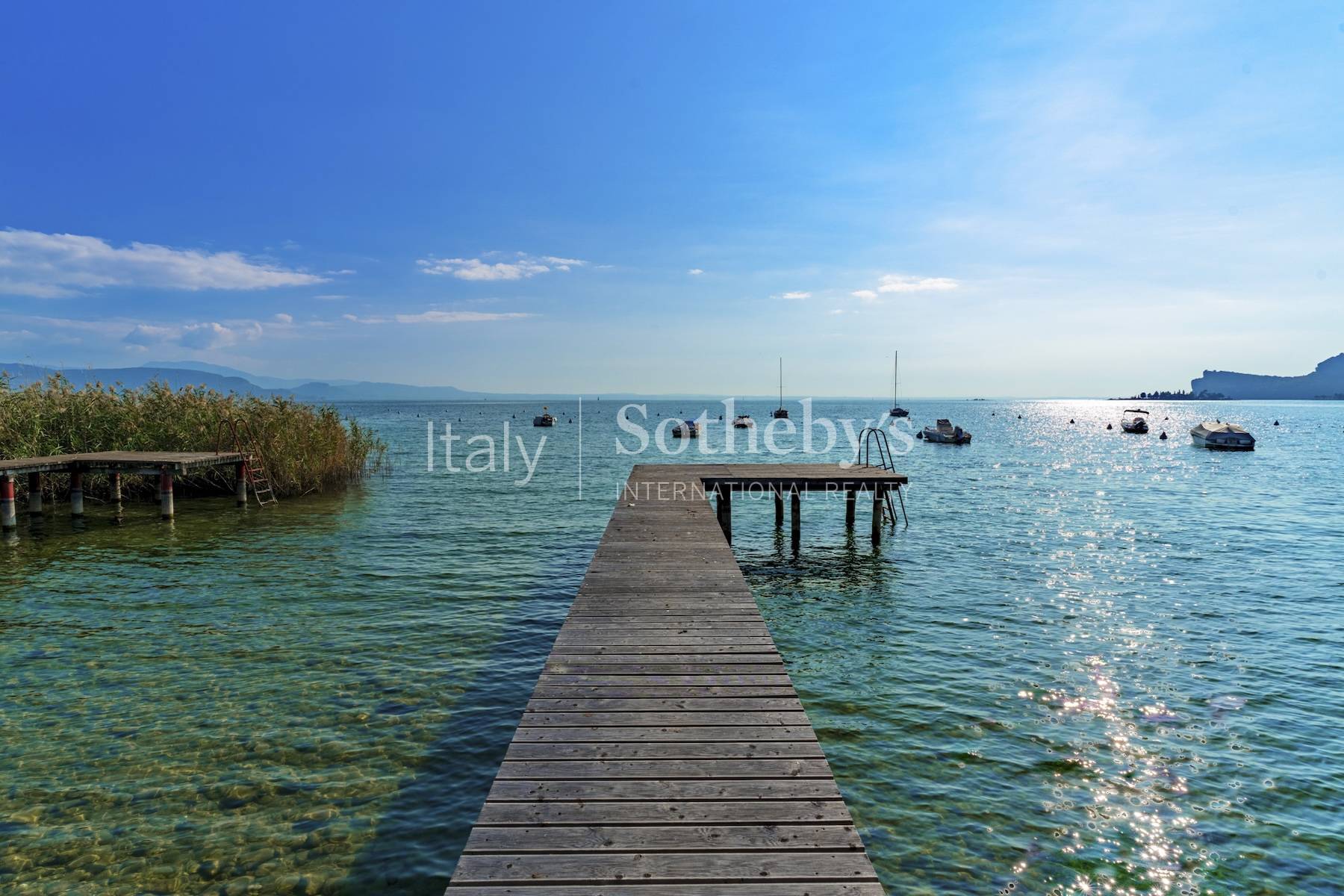  Exclusive modern waterfront villa with private dock - 物件實景