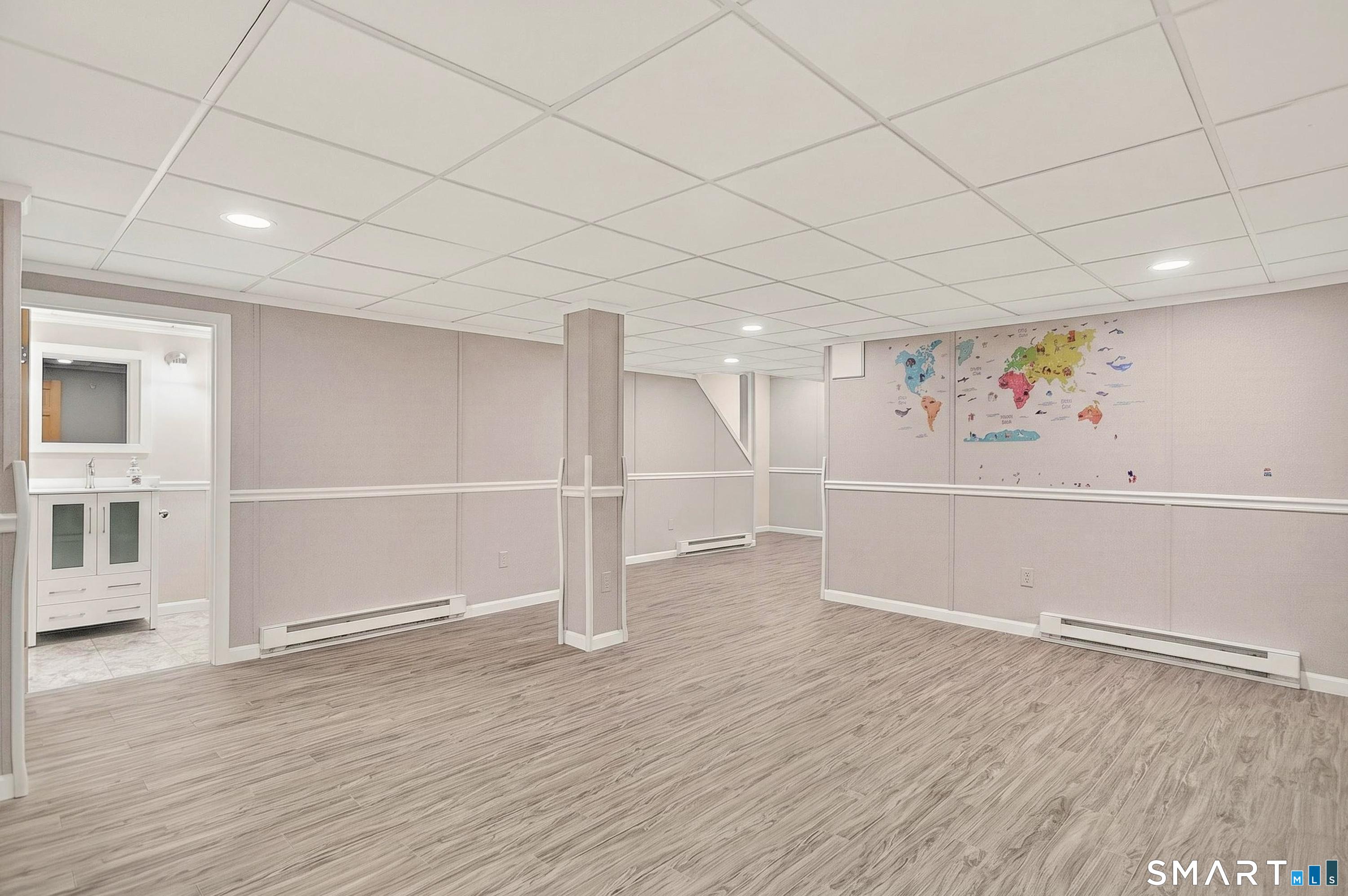 Greenwich, Connecticut, 06807, United States, 2 Bedrooms Bedrooms, ,4 BathroomsBathrooms,Residential,For Sale,2048631