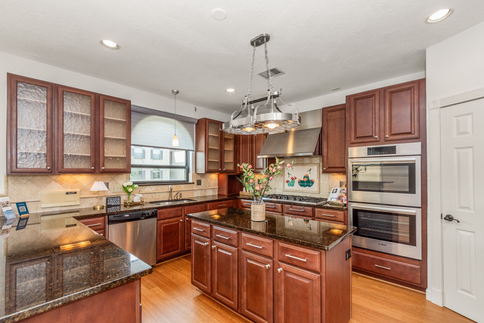 Houston, Texas, 77058, United States, 3 Bedrooms Bedrooms, ,4 BathroomsBathrooms,Residential,For Sale,1924880