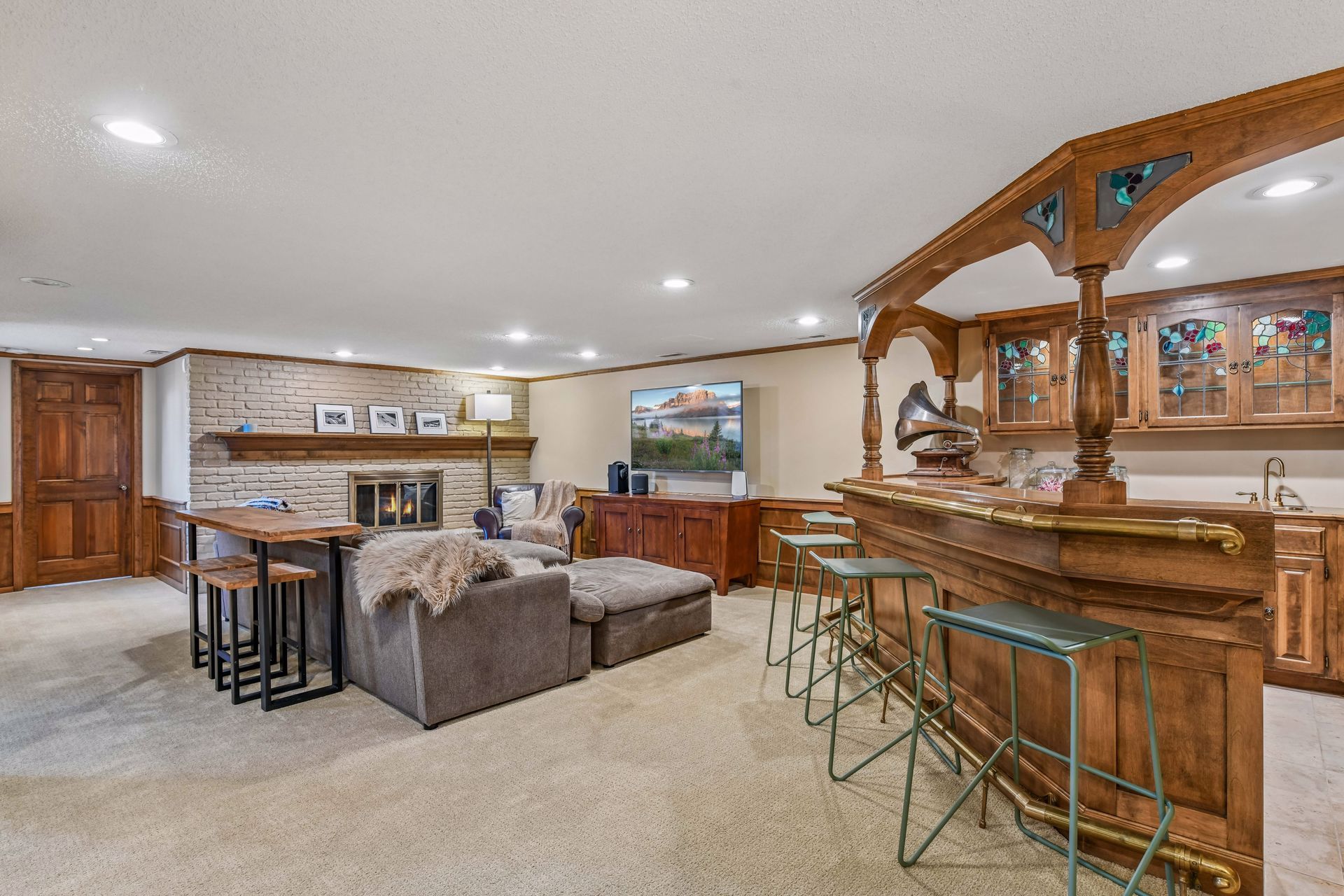  Elegant Home in Parkwood Knolls - 物件實景