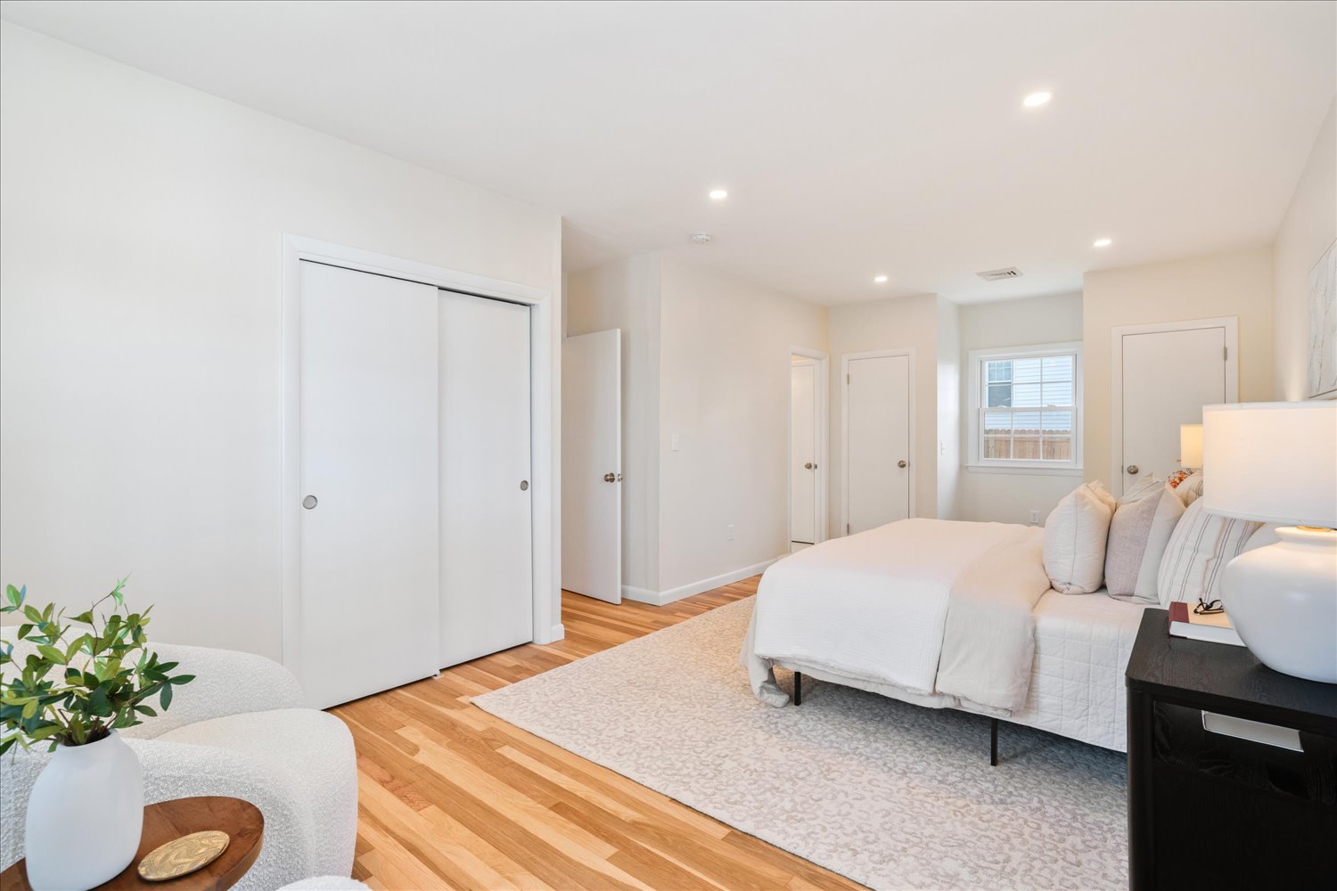 Providence, Rhode Island, 02906, United States, 2 Bedrooms Bedrooms, ,2 BathroomsBathrooms,Residential,For Sale,1943383