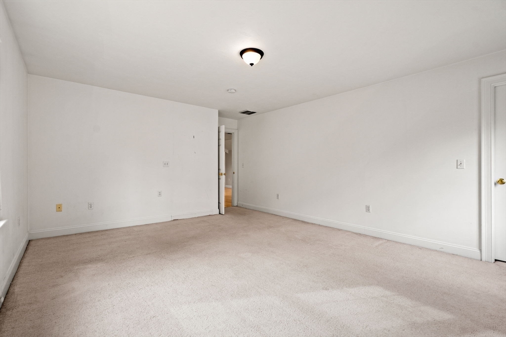 Groton, Massachusetts, 01450, United States, 3 Bedrooms Bedrooms, ,3 BathroomsBathrooms,Residential,For Sale,1988119