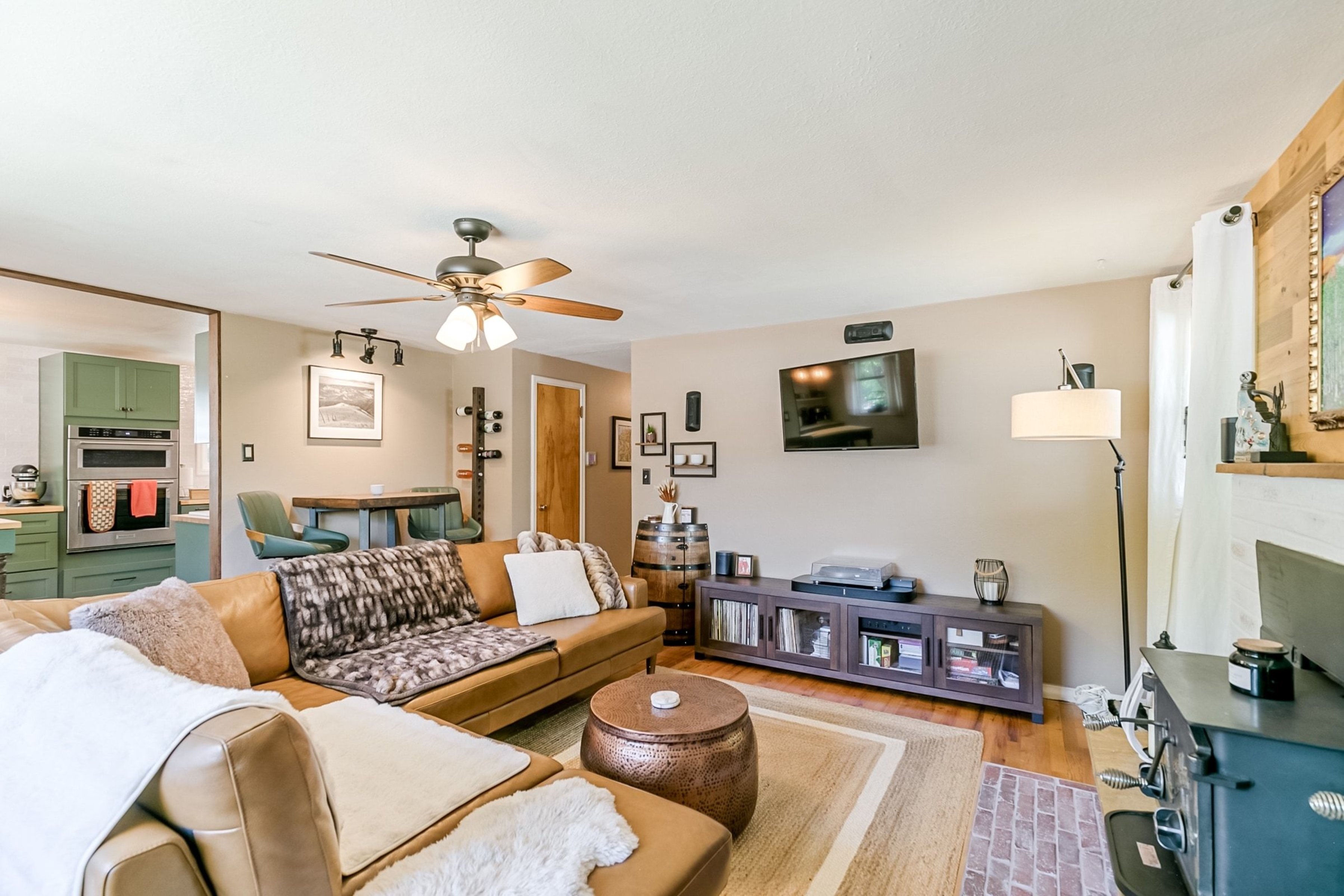  Parklike Yard, 3 Bedroom 1.5 Bath Home - 物件實景