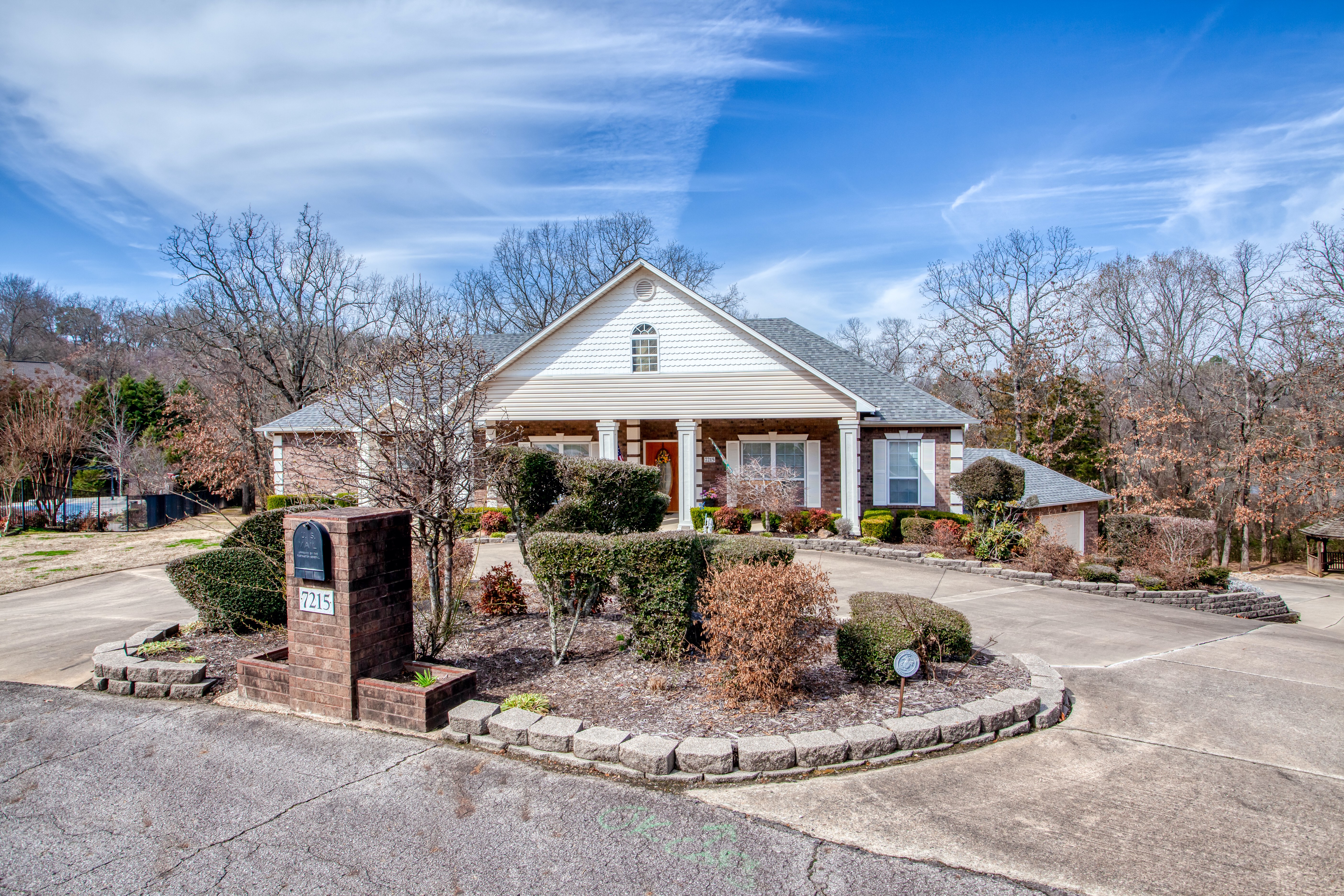 Fort Smith, Arkansas, 72903, United States, 5 Bedrooms Bedrooms, ,4 BathroomsBathrooms,Residential,For Sale,1941738