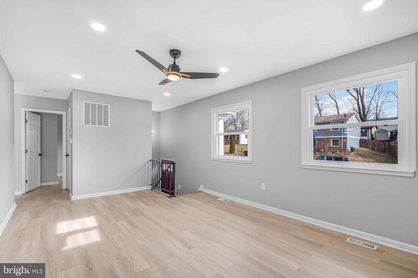 Woodbridge, Virginia, 22193, United States, 3 Bedrooms Bedrooms, ,2 BathroomsBathrooms,Residential,For Sale,2003349