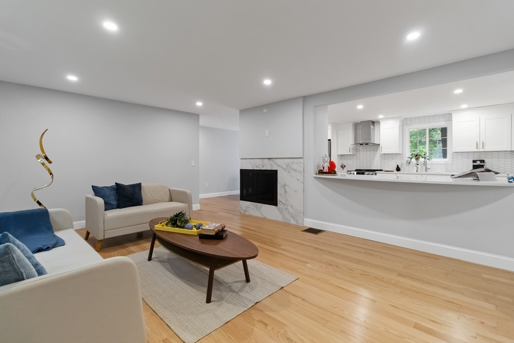 Wayland, Massachusetts, 01778, United States, 3 Bedrooms Bedrooms, ,2 BathroomsBathrooms,Residential,For Sale,1891680