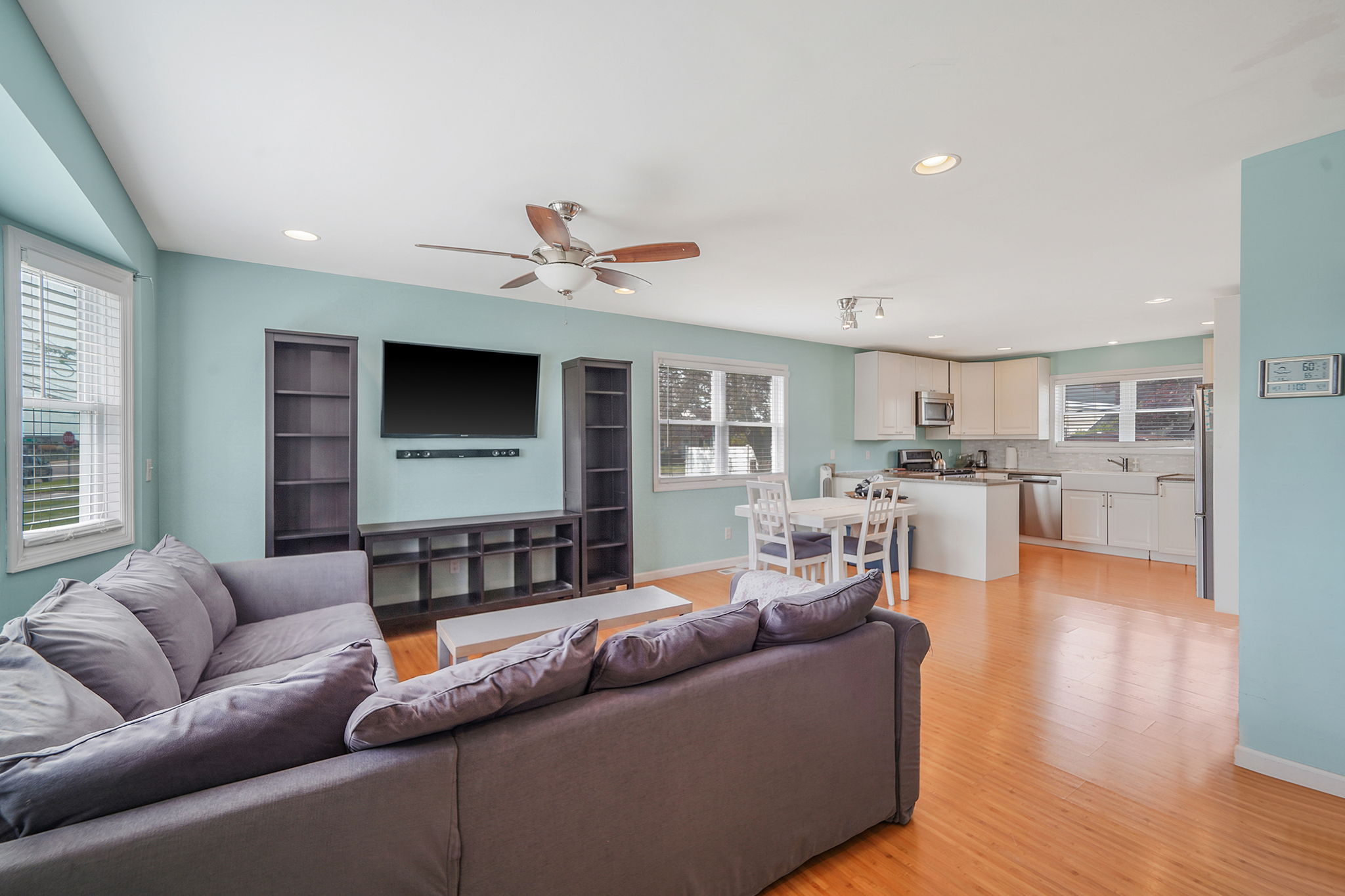 Patchogue, New York, 11772, United States, 2 Bedrooms Bedrooms, ,2 BathroomsBathrooms,Residential,For Sale,2049279