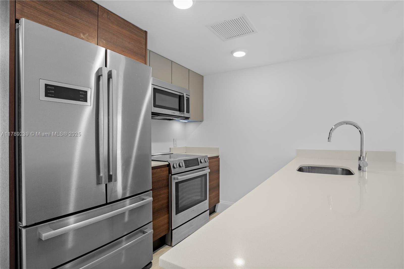 Bay Harbor Islands, Florida, 33154, United States, 3 Bedrooms Bedrooms, ,2 BathroomsBathrooms,Residential,For Sale,1784850
