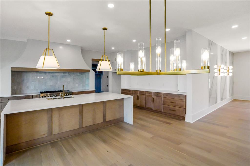 Suwanee, Georgia, 30024, United States, 6 Bedrooms Bedrooms, ,7 BathroomsBathrooms,Residential,For Sale,1795311