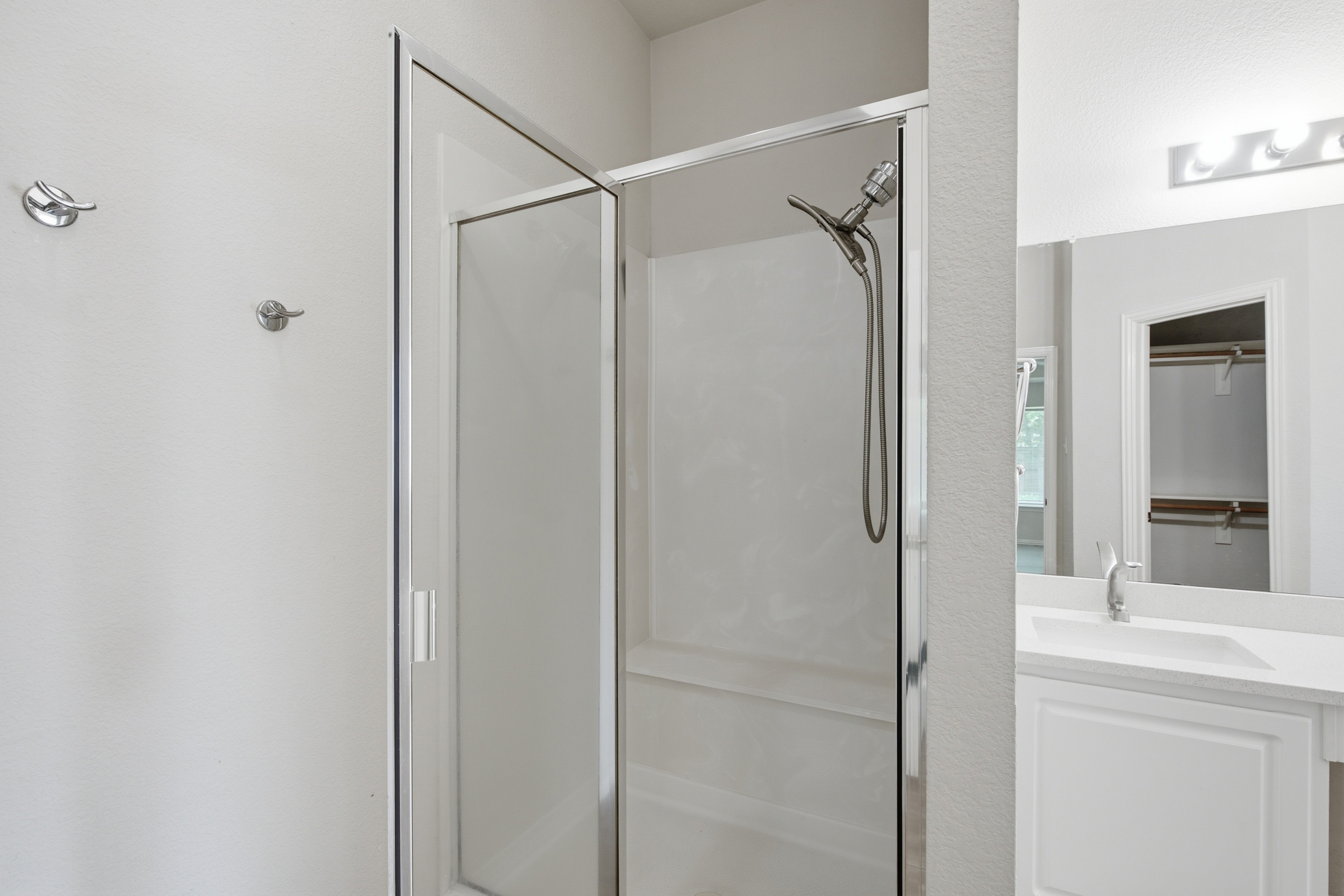  A Beautifully Enhanced McKinney Home Offering Modern Comfort and Privacy - 物件實景