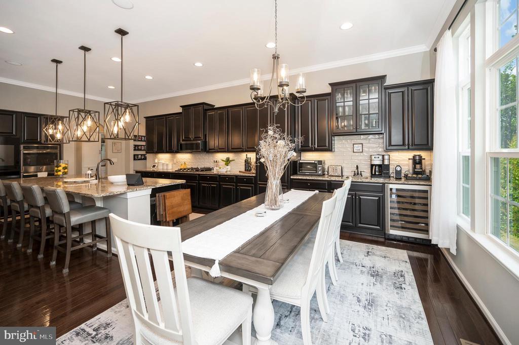 Fredericksburg, Virginia, 22406, United States, 5 Bedrooms Bedrooms, ,6 BathroomsBathrooms,Residential,For Sale,1981857