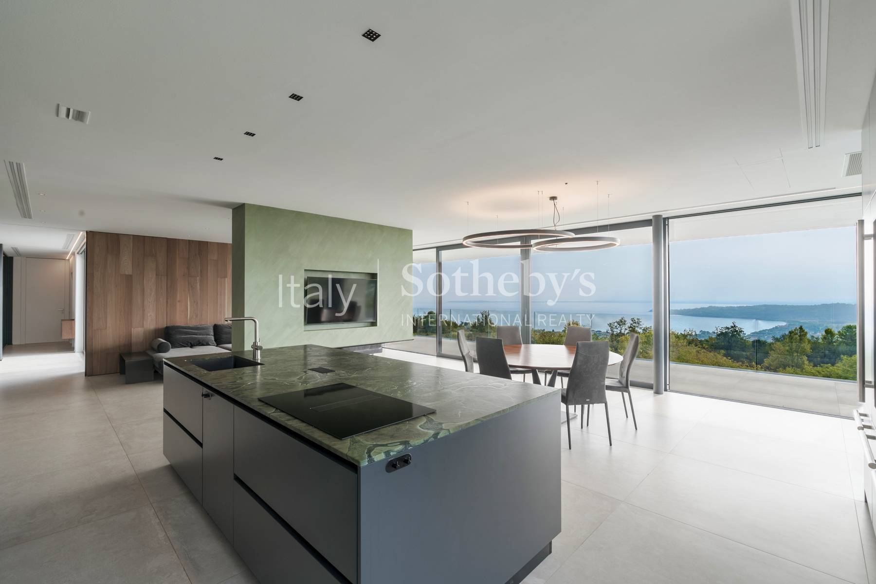  Exclusive modern villa with panoramic lake views - 物件實景