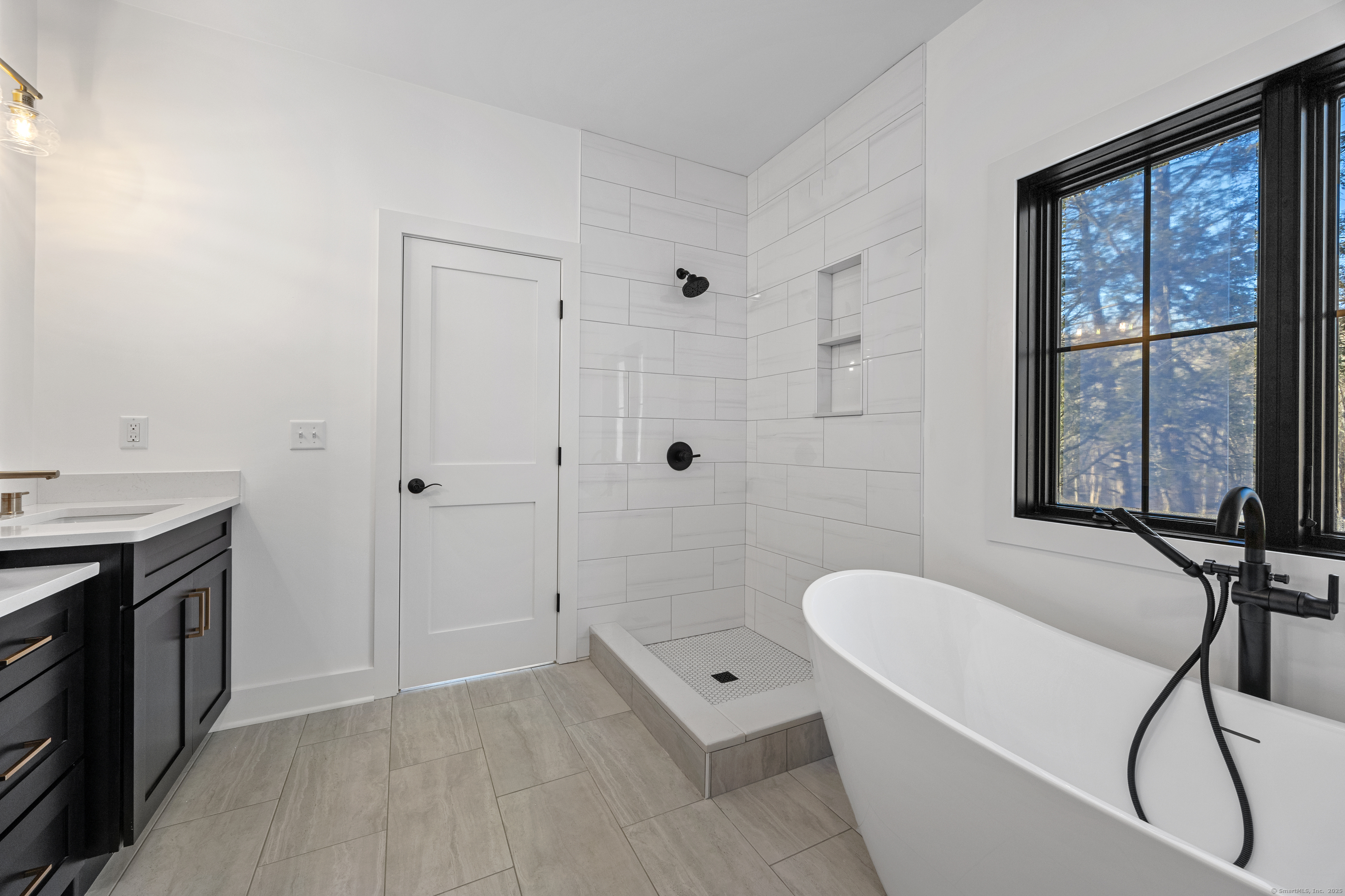 Cheshire, Connecticut, 06410, United States, 3 Bedrooms Bedrooms, ,3 BathroomsBathrooms,Residential,For Sale,1714227
