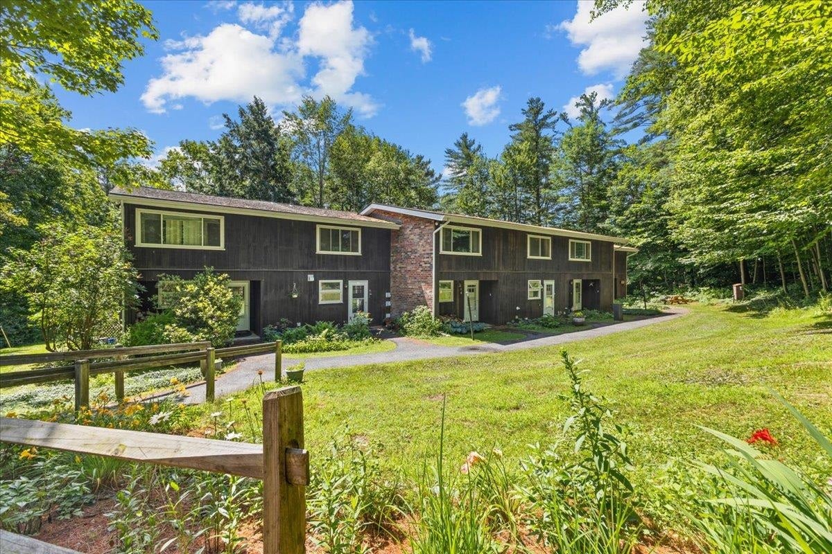 Stowe, Vermont, 05672, United States, 3 Bedrooms Bedrooms, ,2 BathroomsBathrooms,Residential,For Sale,1901768