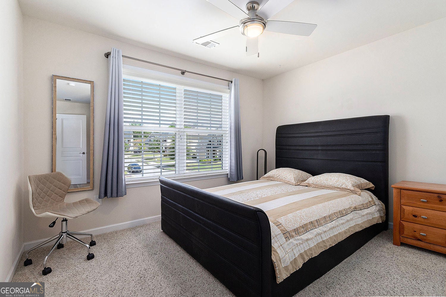 Cumming, Georgia, 30040, United States, 5 Bedrooms Bedrooms, ,5 BathroomsBathrooms,Residential,For Sale,1922351