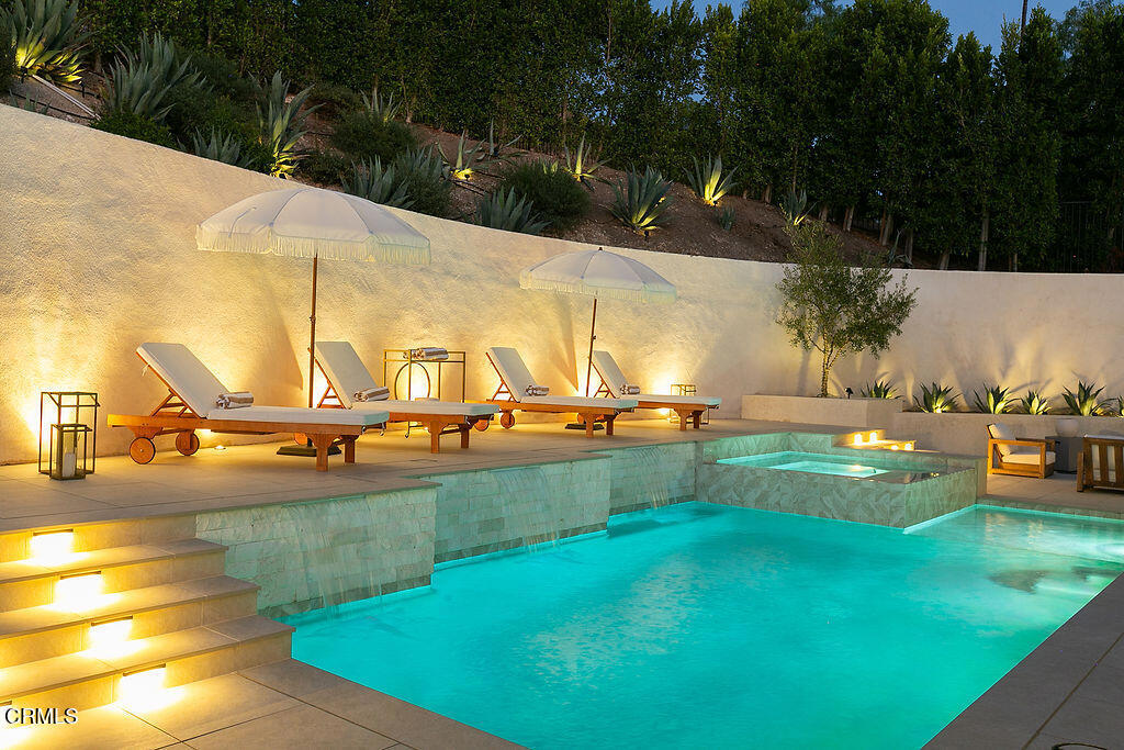 Thousand Oaks, California, 91362, United States, 4 Bedrooms Bedrooms, ,4 BathroomsBathrooms,Residential,For Sale,1997017