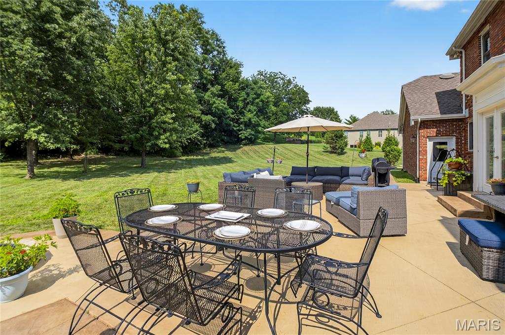 St Charles, Missouri, 63301, United States, 4 Bedrooms Bedrooms, ,4 BathroomsBathrooms,Residential,For Sale,1902113