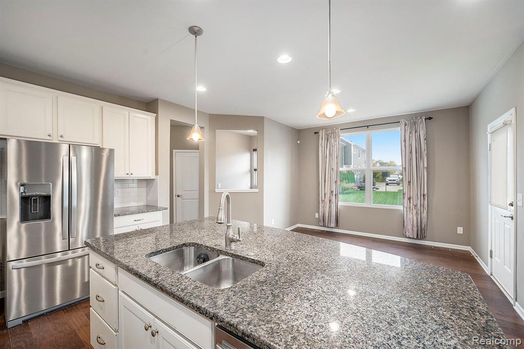 Canton Twp, Michigan, 48188, United States, 4 Bedrooms Bedrooms, ,Residential,For Sale,1988749