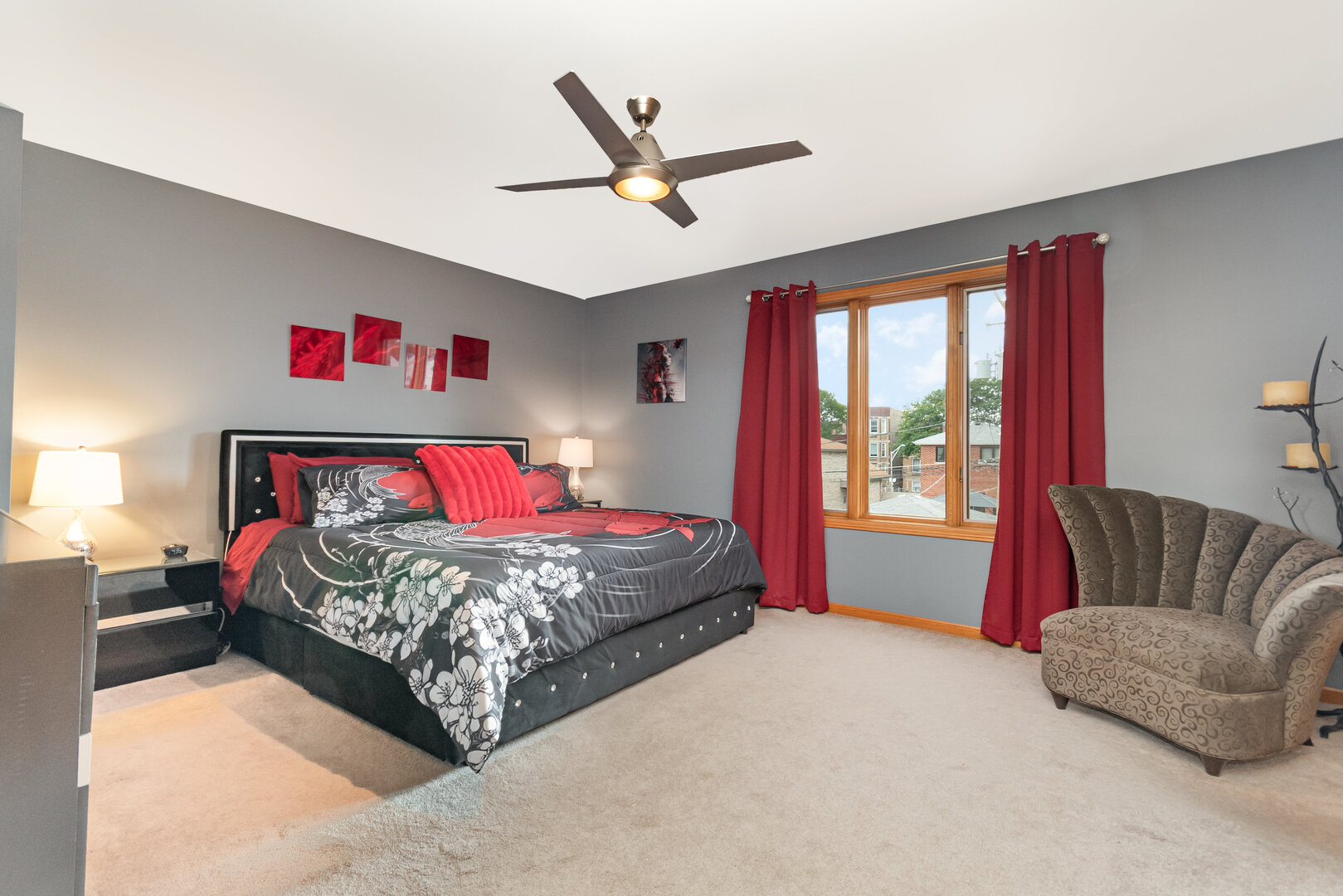 Chicago, Illinois, 60609, United States, 3 Bedrooms Bedrooms, ,3 BathroomsBathrooms,Residential,For Sale,1941639
