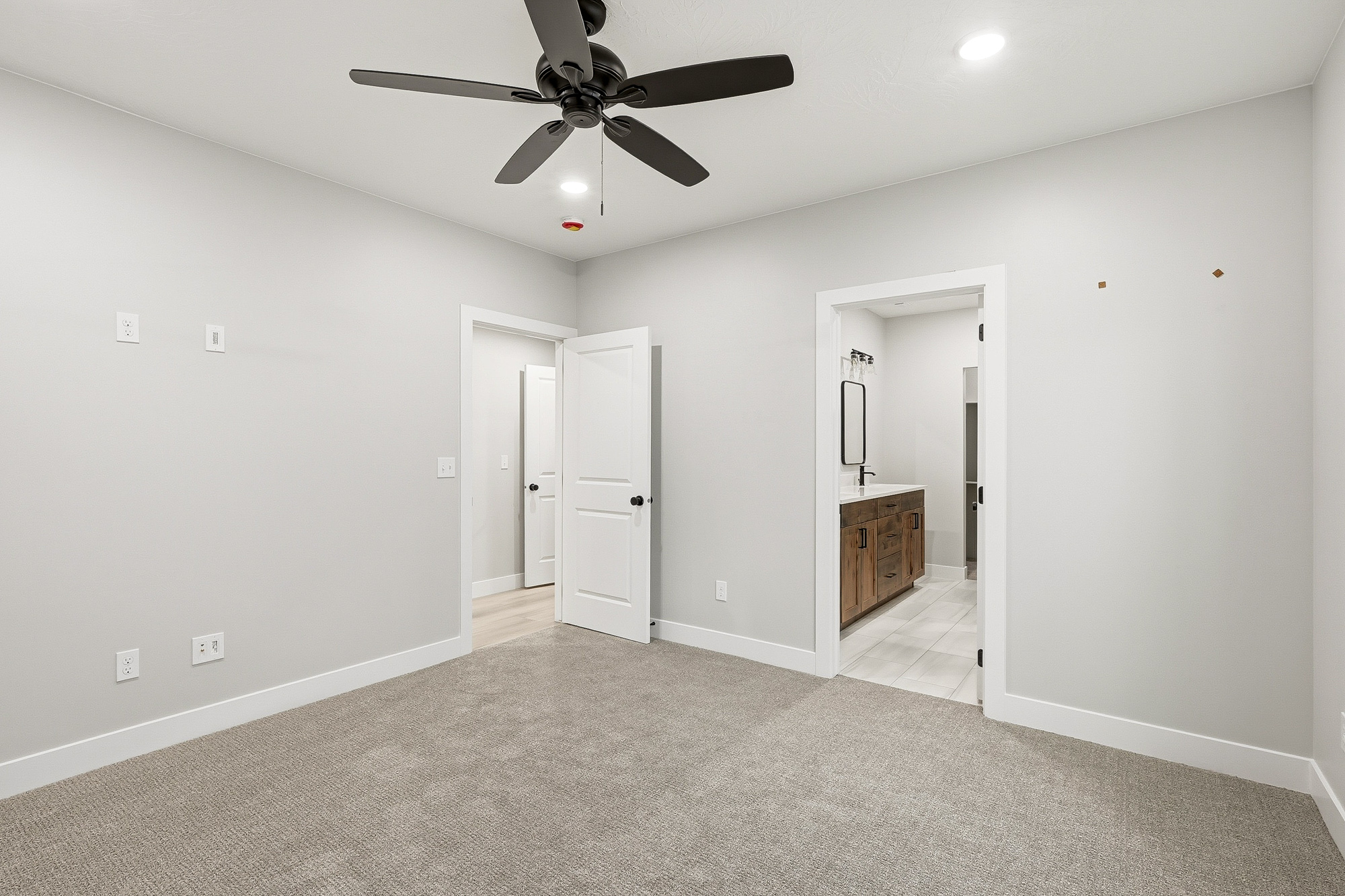 Cedar City, Utah, 84720, United States, 6 Bedrooms Bedrooms, ,4 BathroomsBathrooms,Residential,For Sale,1978281