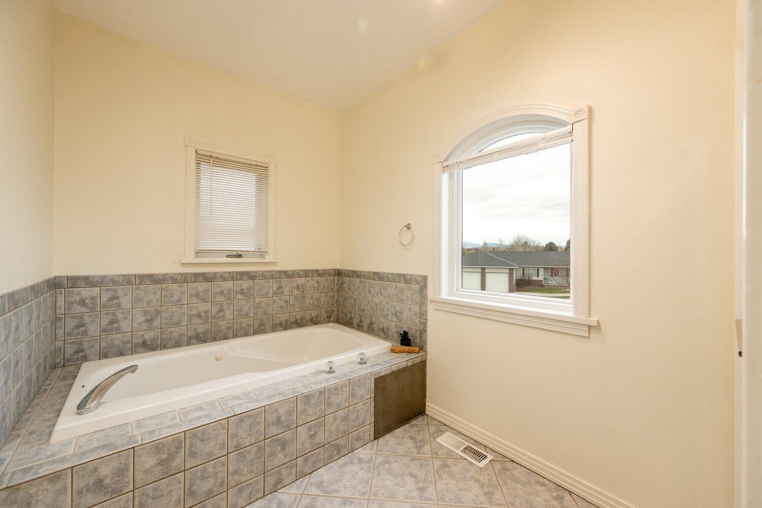 Sheridan, Wyoming, 82801, United States, 3 Bedrooms Bedrooms, ,3 BathroomsBathrooms,Residential,For Sale,2010007