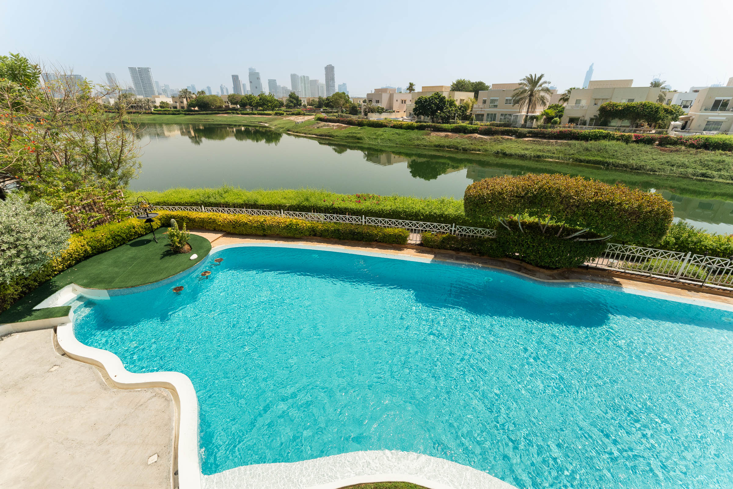 Lake-Facing Villa on Large Plot in The Meadows - 物件實景