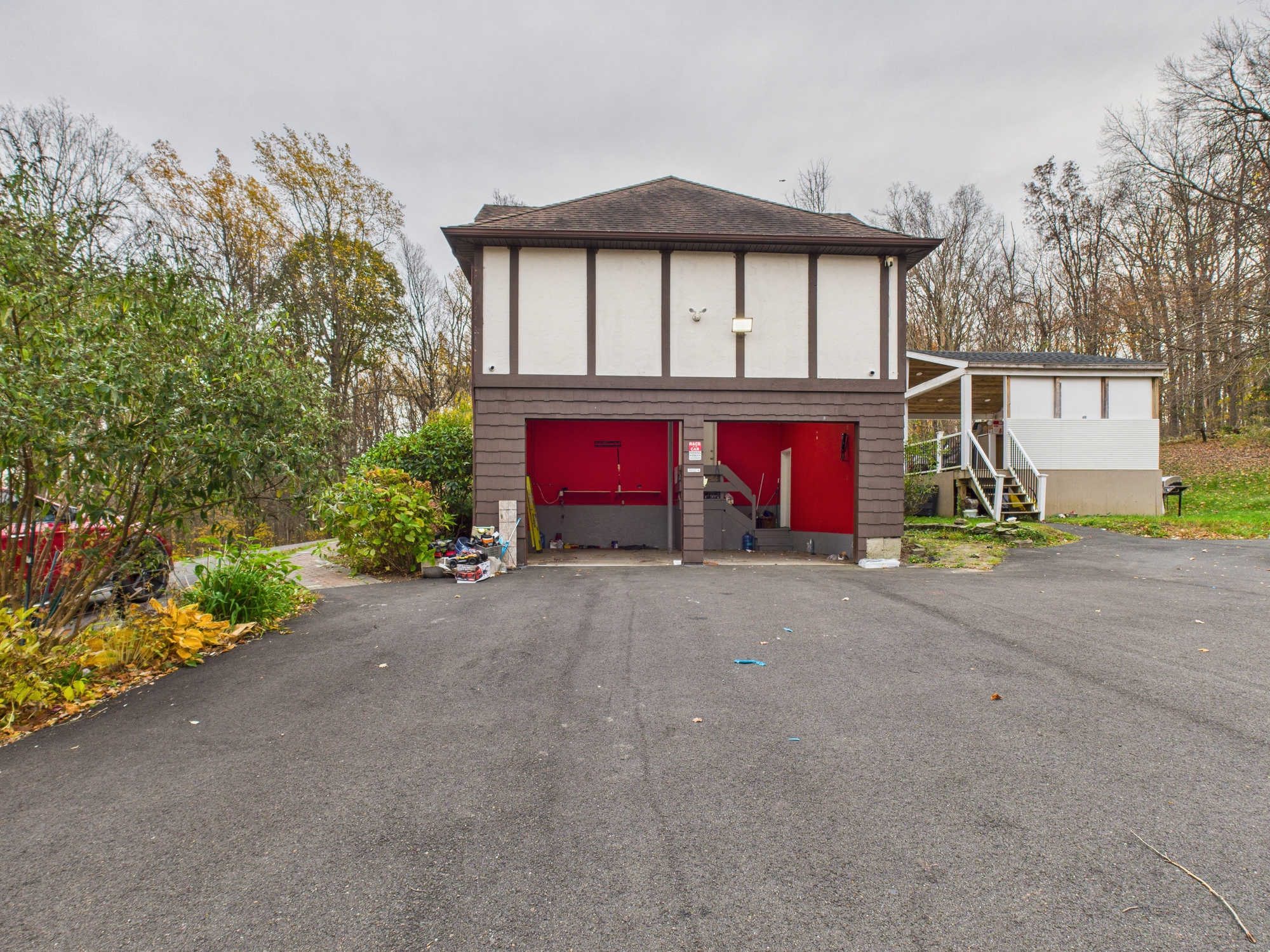 Prospect, Connecticut, 06712, United States, 4 Bedrooms Bedrooms, ,4 BathroomsBathrooms,Residential,For Sale,1987105