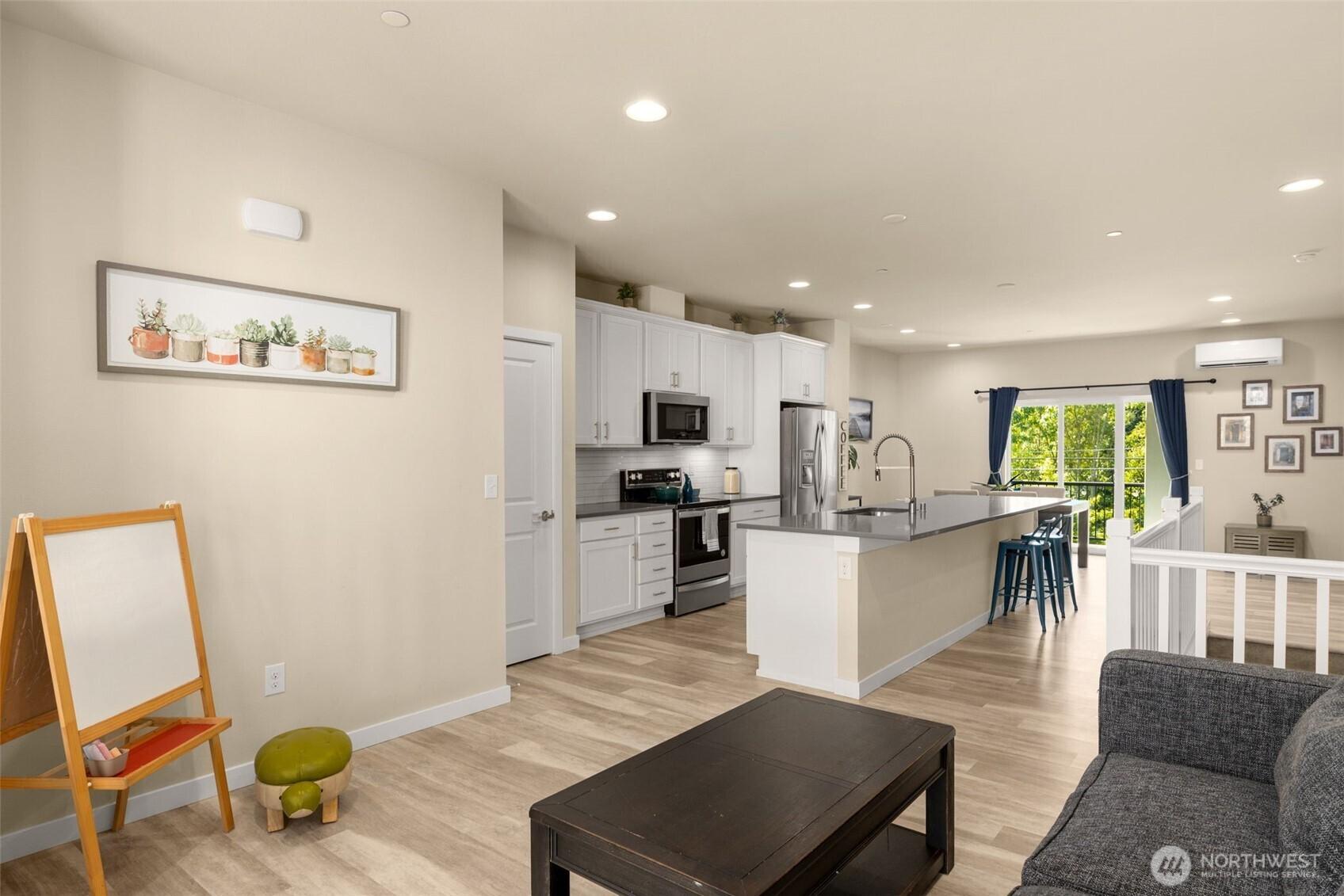 LYNNWOOD, Washington, 98087, United States, 3 Bedrooms Bedrooms, ,2 BathroomsBathrooms,Residential,For Sale,1940365