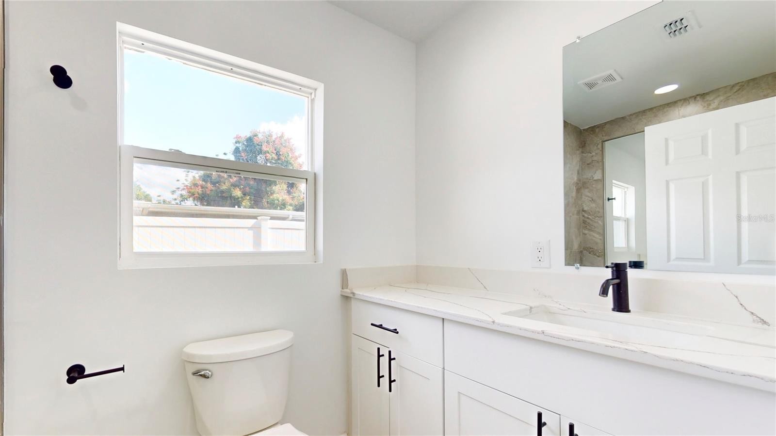 ORLANDO, Florida, 32806, United States, 4 Bedrooms Bedrooms, ,3 BathroomsBathrooms,Residential,For Sale,1879831